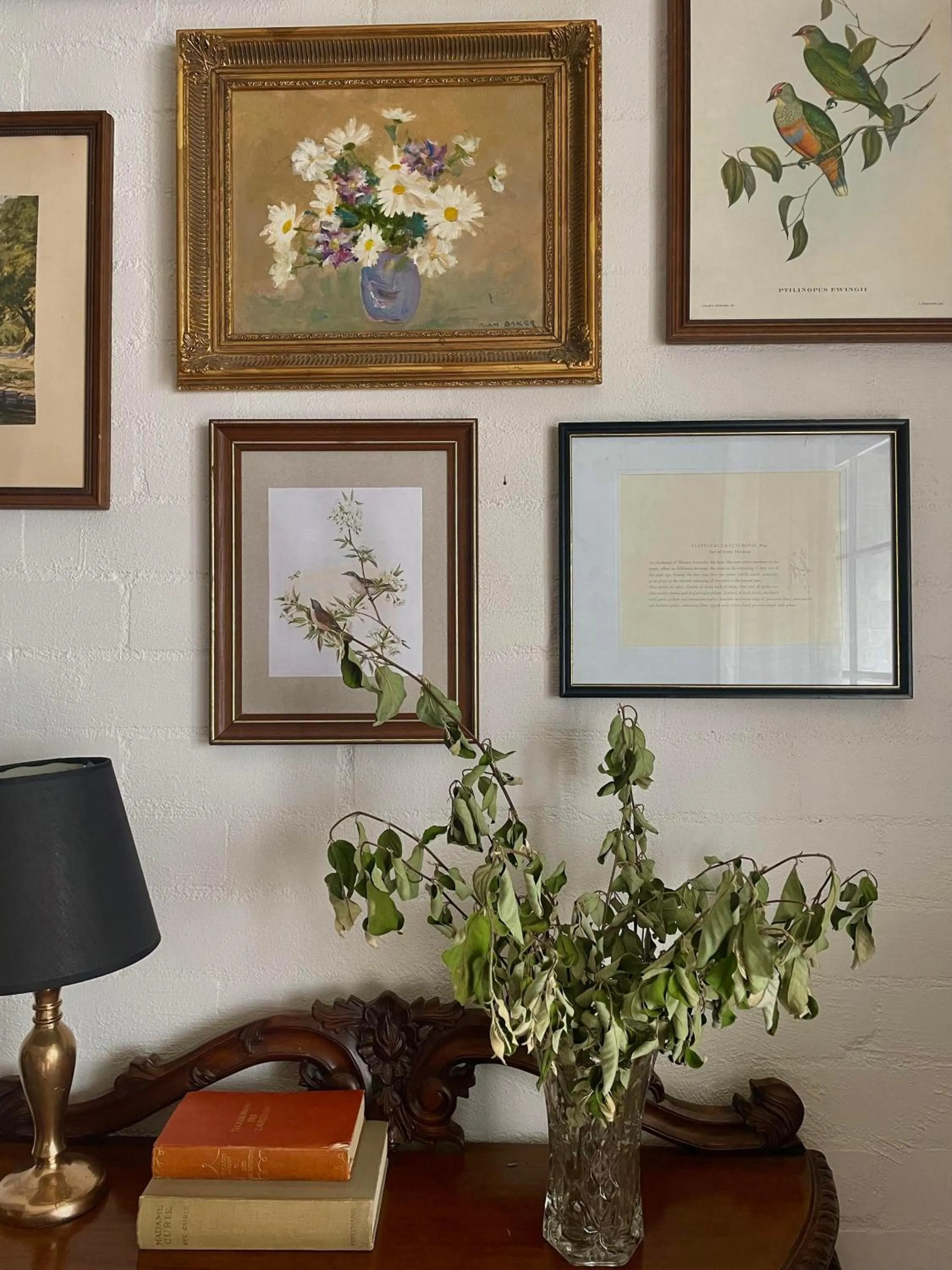 Decorative detail in Victoria House Motor Inn