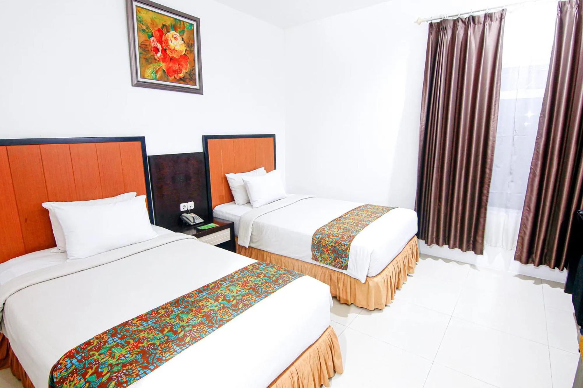 Bedroom, Bed in Parkside Mandarin Hotel Pekalongan