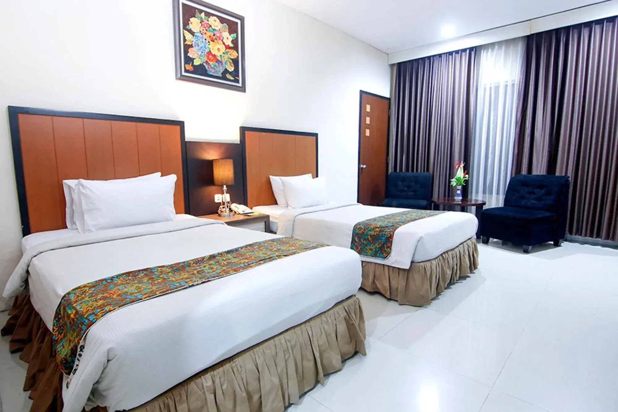 Twin Room in Parkside Mandarin Hotel Pekalongan Twin Room in Parkside Mandarin Hotel Pekalongan