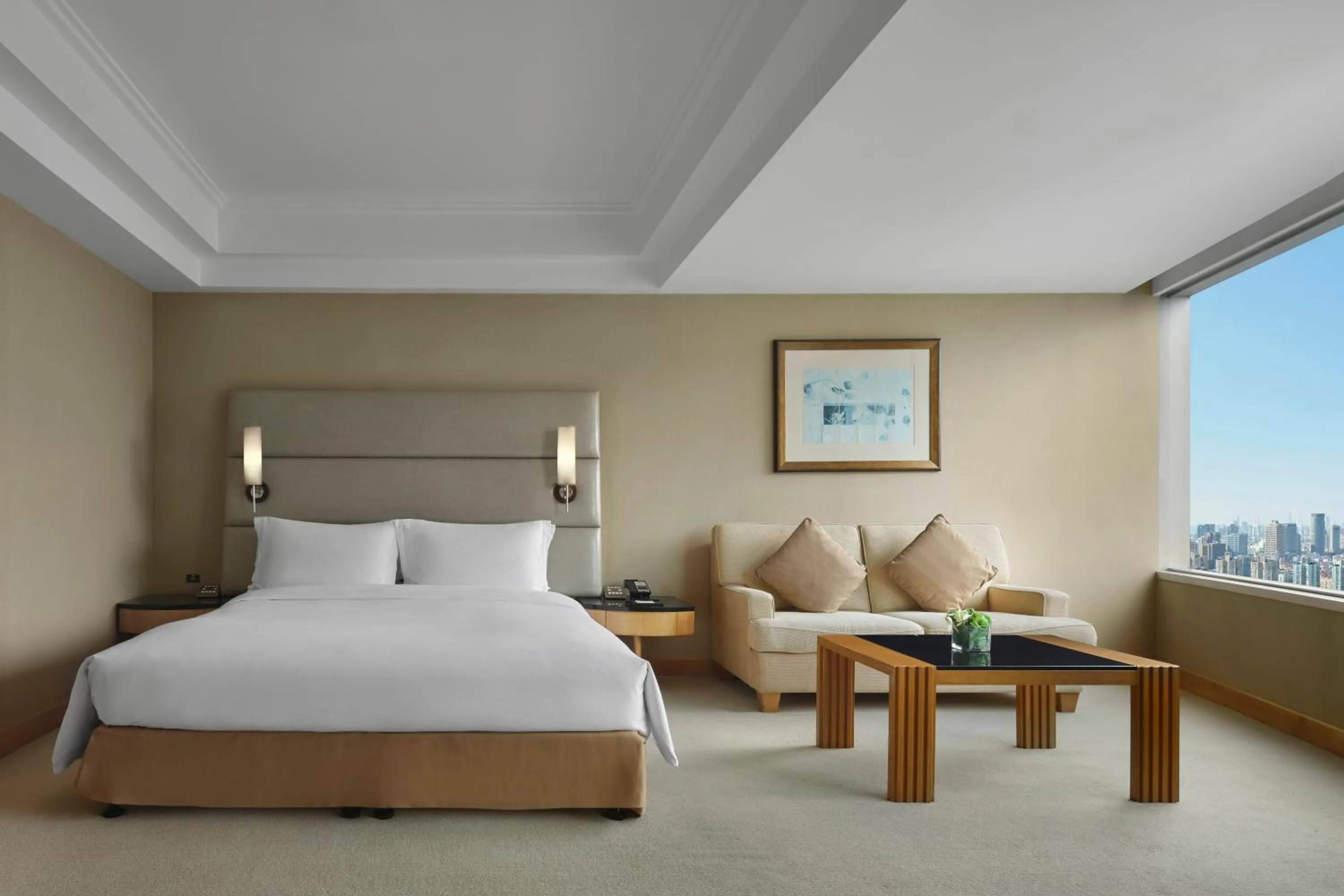 Bed in DoubleTree by Hilton Shanghai Pudong