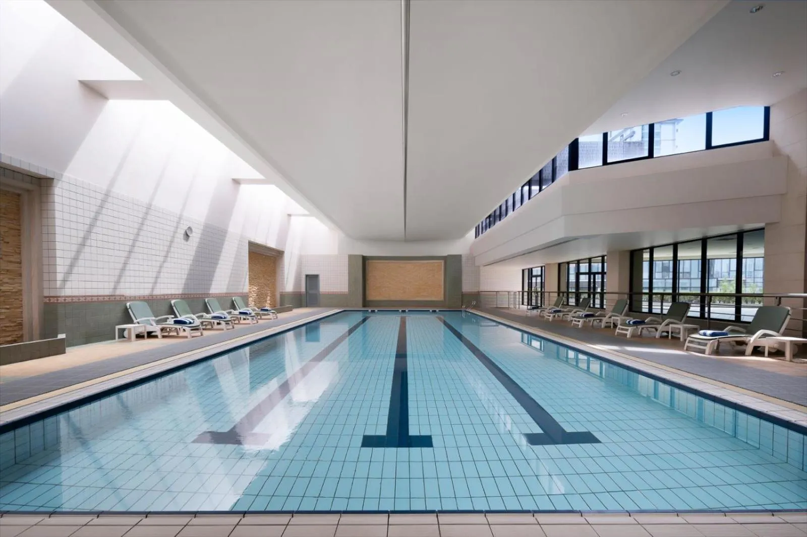 Swimming pool in DoubleTree by Hilton Shanghai Pudong