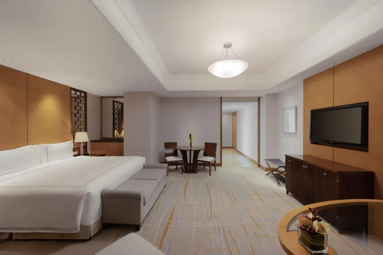 Executive King Room - Lounge Access in DoubleTree by Hilton Shanghai Pudong - Present welcome cookie Executive King Room - Lounge Access in DoubleTree by Hilton Shanghai Pudong - Present welcome cookie