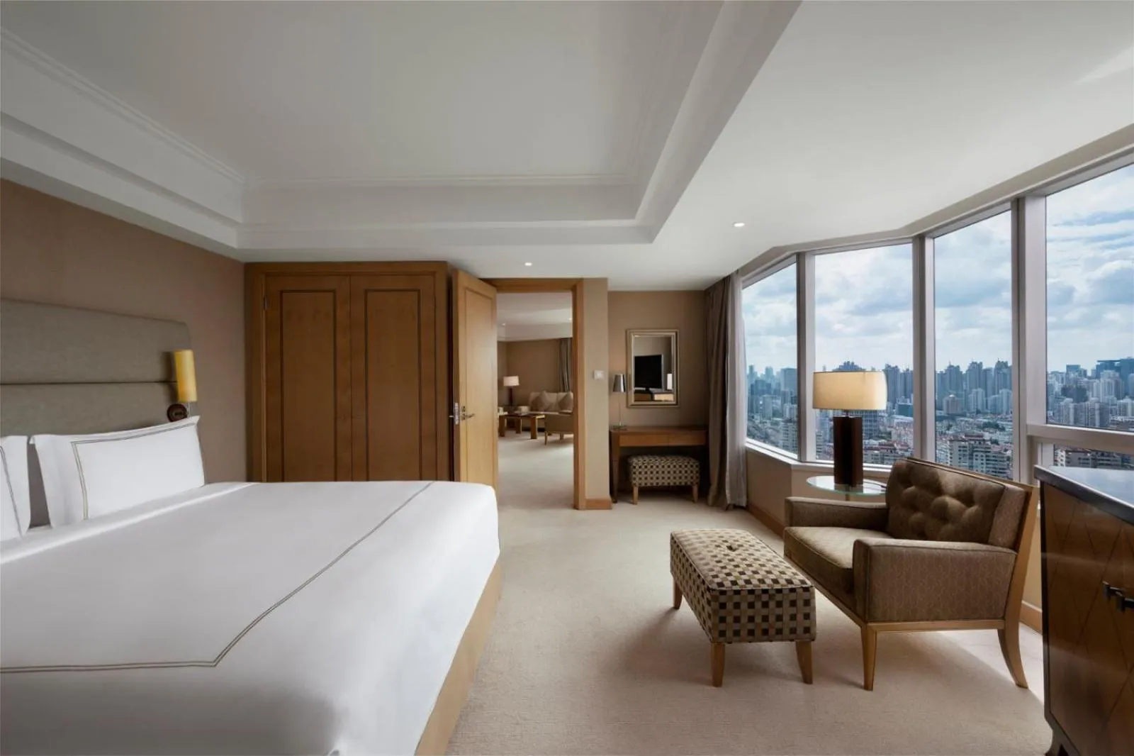 Bedroom, Bed in DoubleTree by Hilton Shanghai Pudong