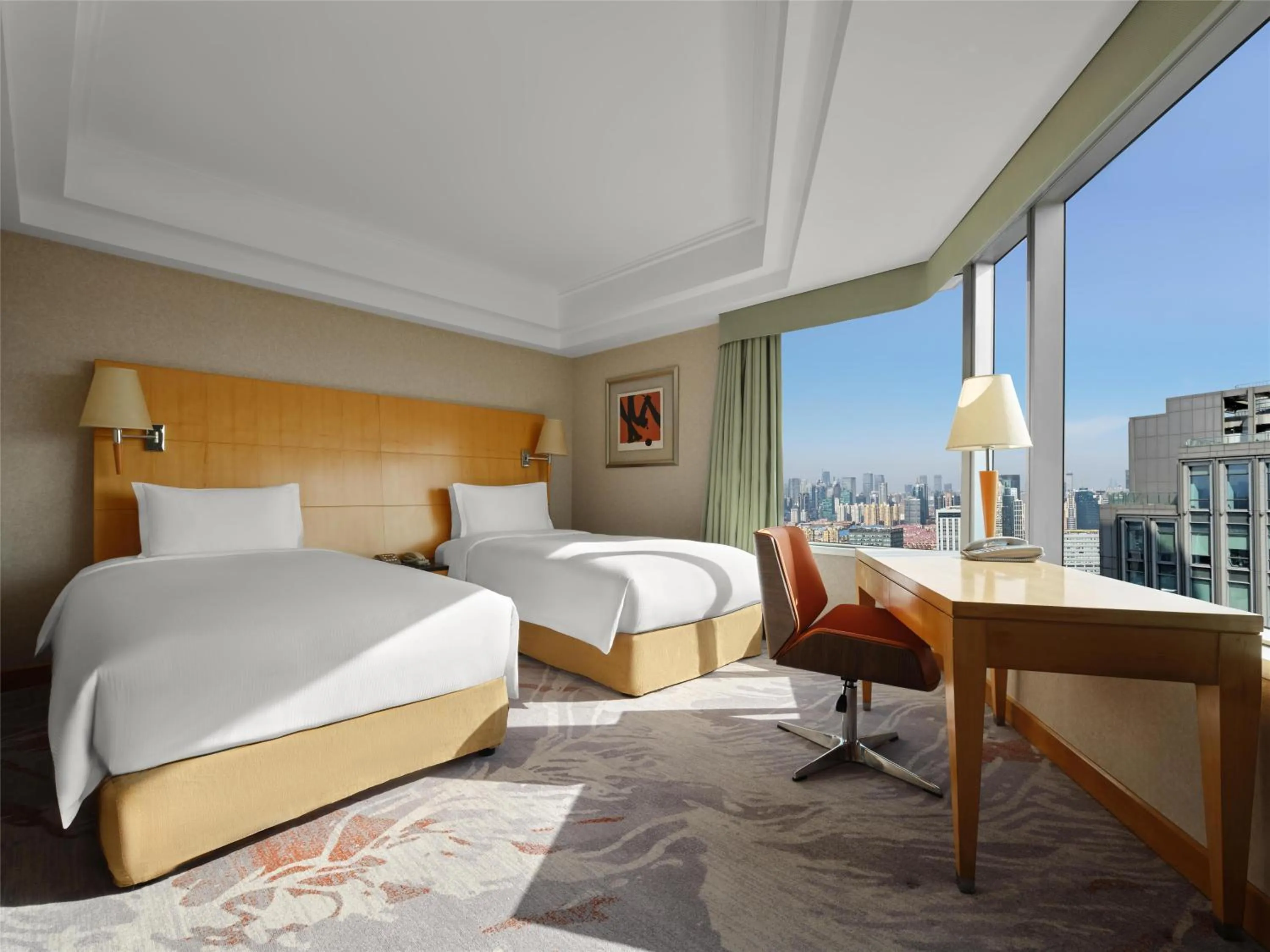 Bedroom, Bed in DoubleTree by Hilton Shanghai Pudong