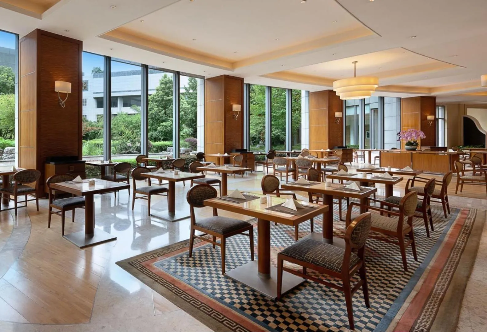 Restaurant/places to eat in DoubleTree by Hilton Shanghai Pudong