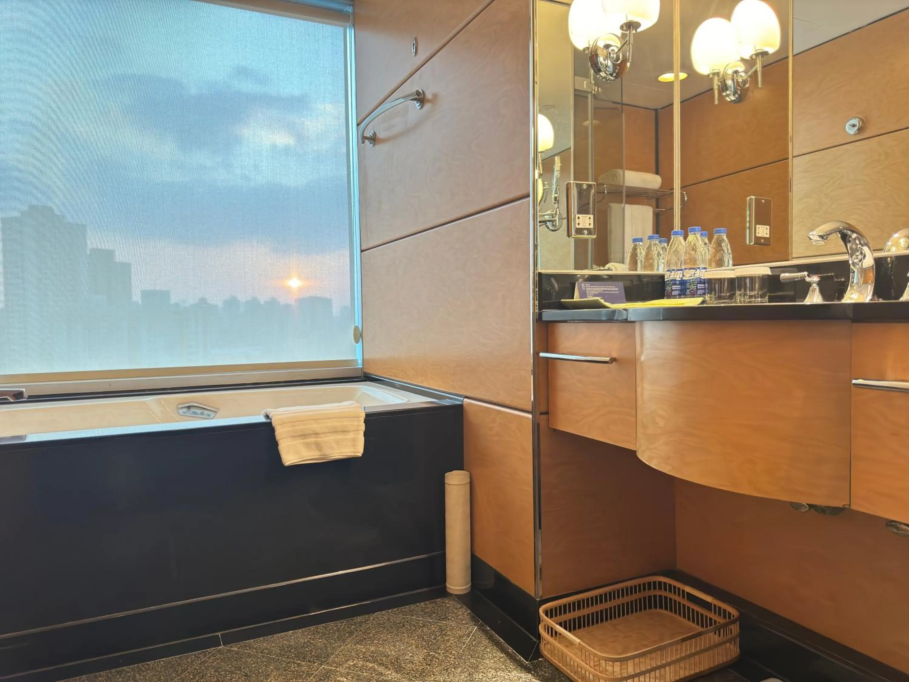 Toilet in DoubleTree by Hilton Shanghai Pudong