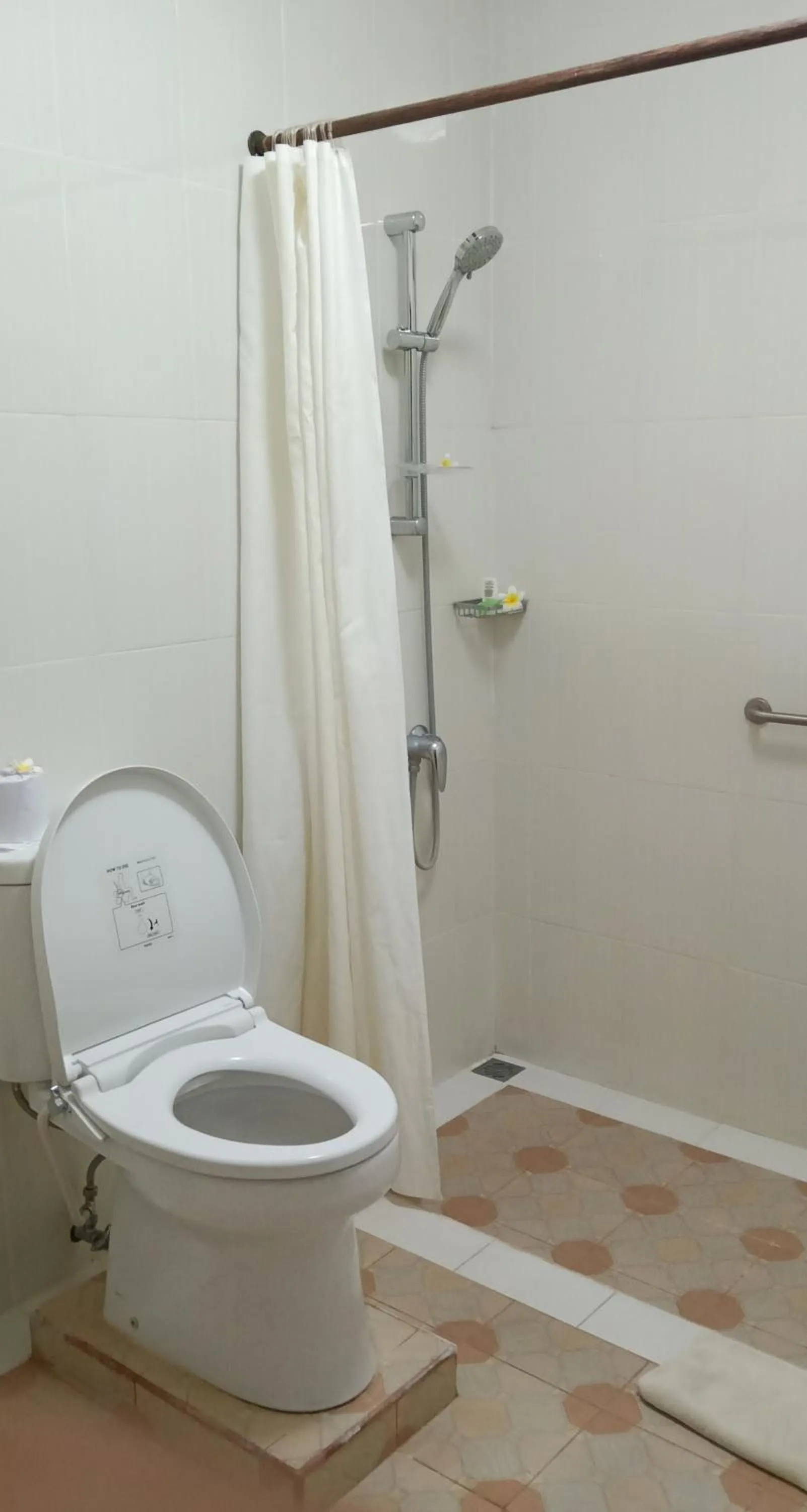 Bathroom in Besakih Beach Hotel