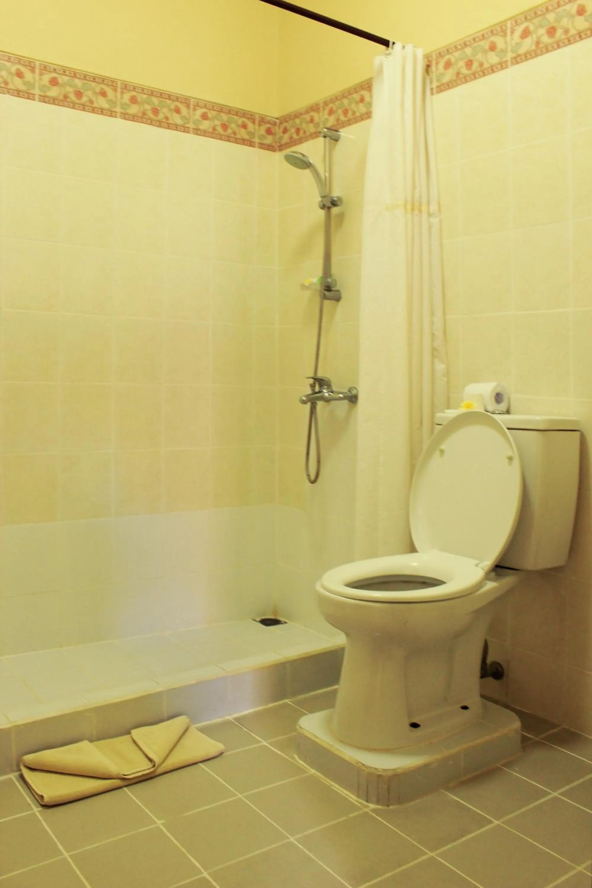 Bathroom in Besakih Beach Hotel