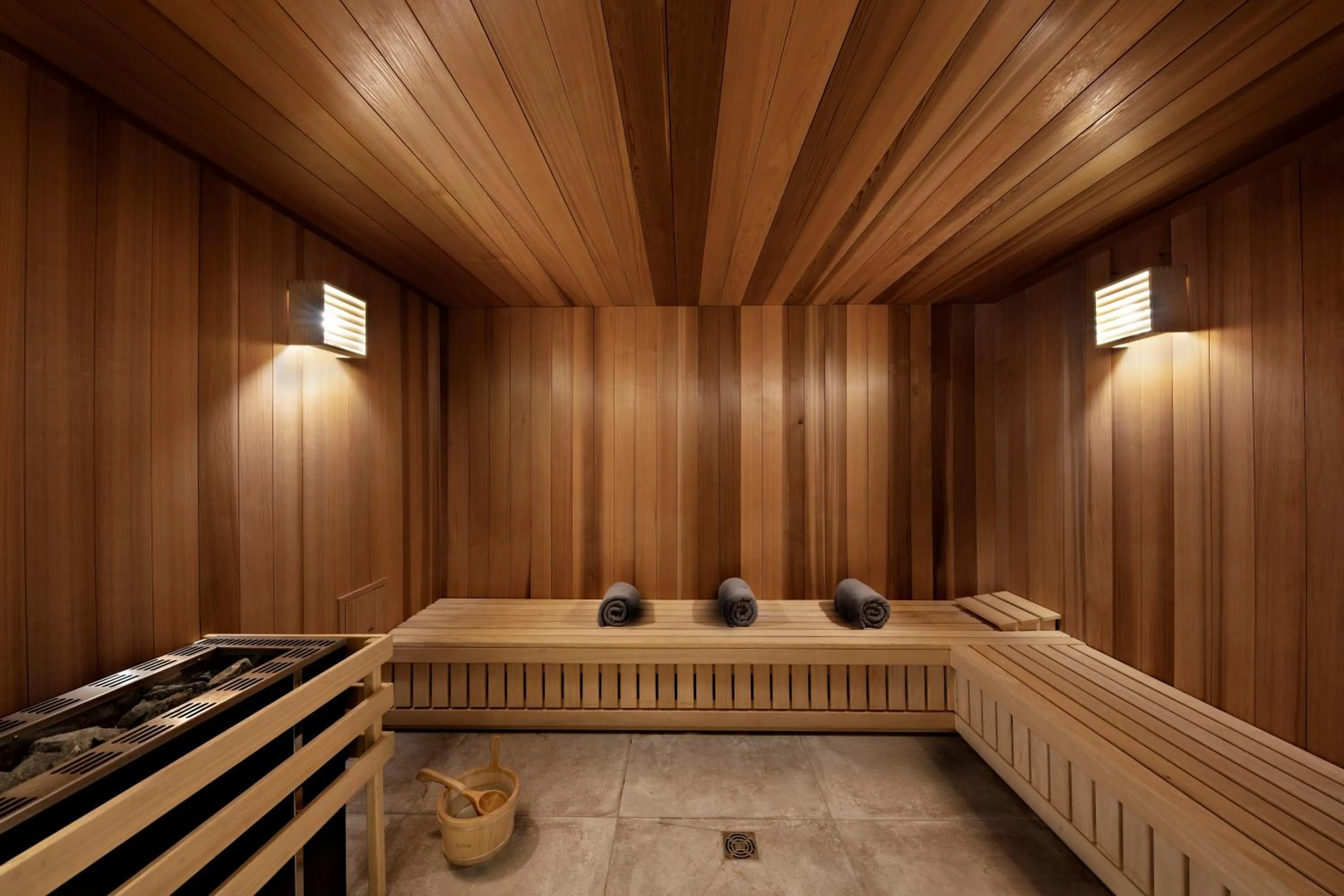 Sauna in MGM Hôtels & Résidences - Hôtel Les Suites d'Alexane