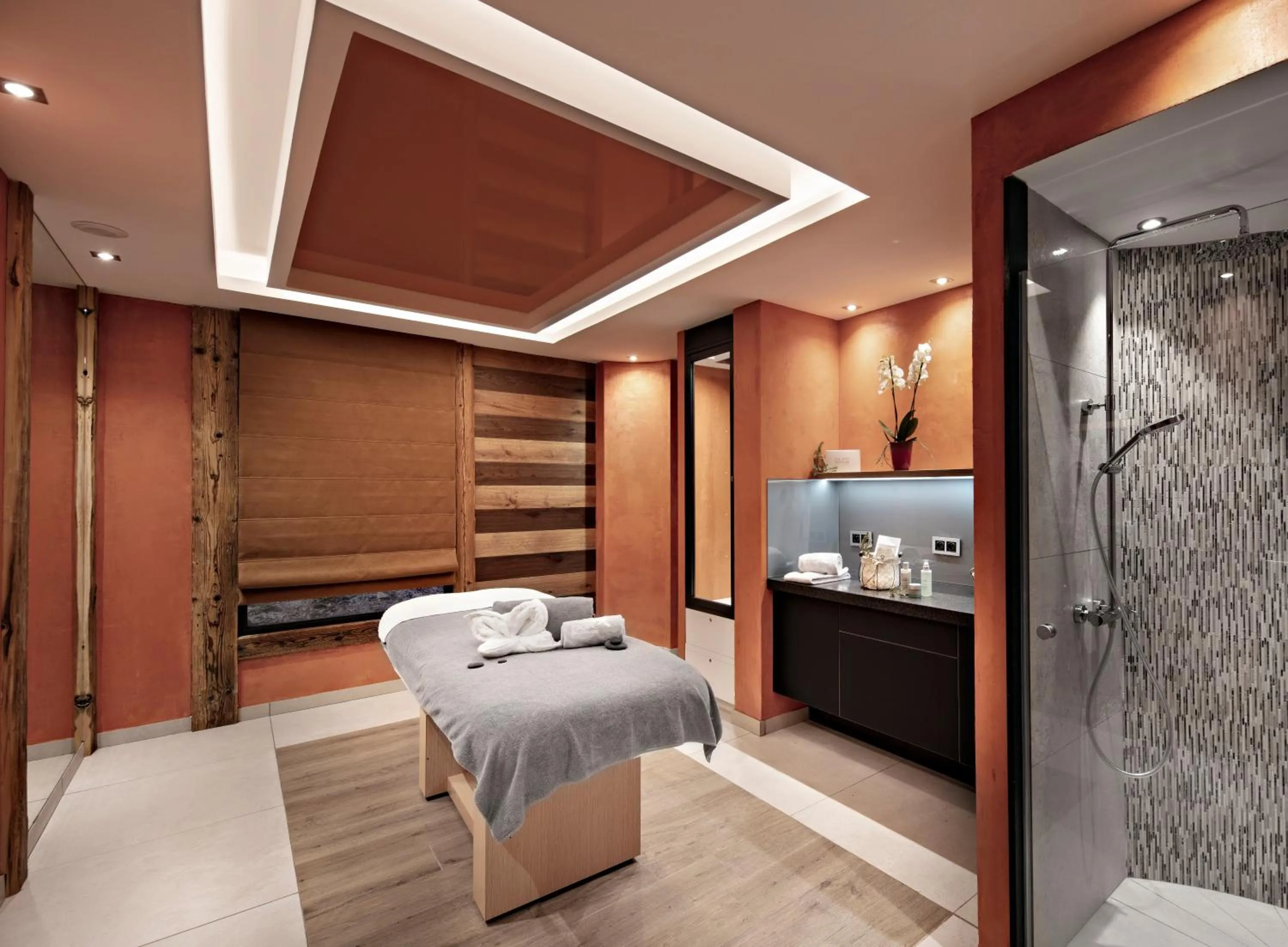 Spa and wellness centre/facilities, Bed in MGM Hôtels & Résidences - Hôtel Les Suites d'Alexane