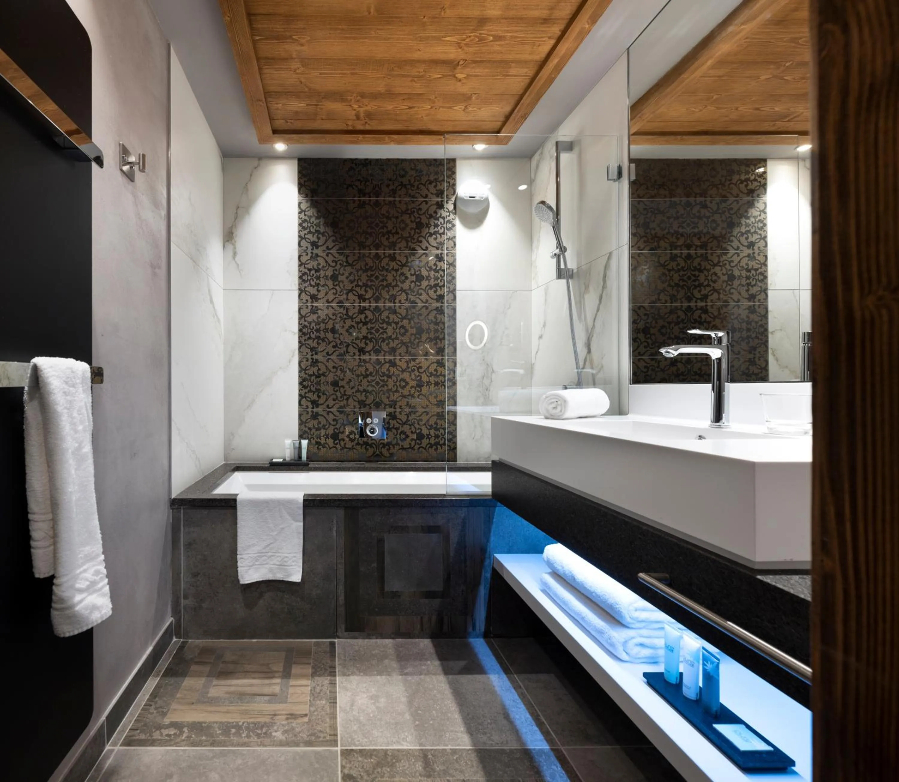 Bathroom in MGM Hôtels & Résidences - Hôtel Les Suites d'Alexane