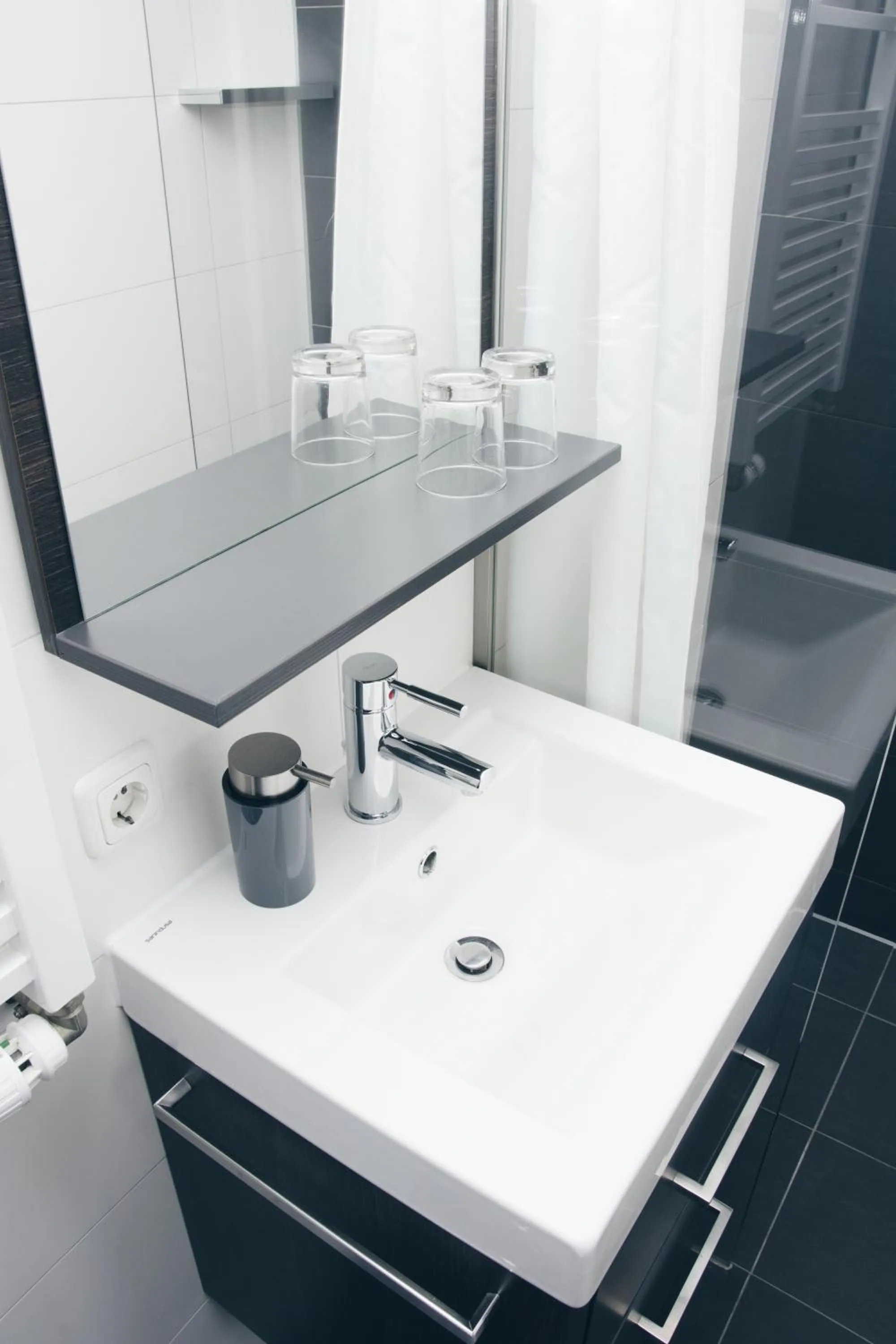 Bathroom in Canal House Inn