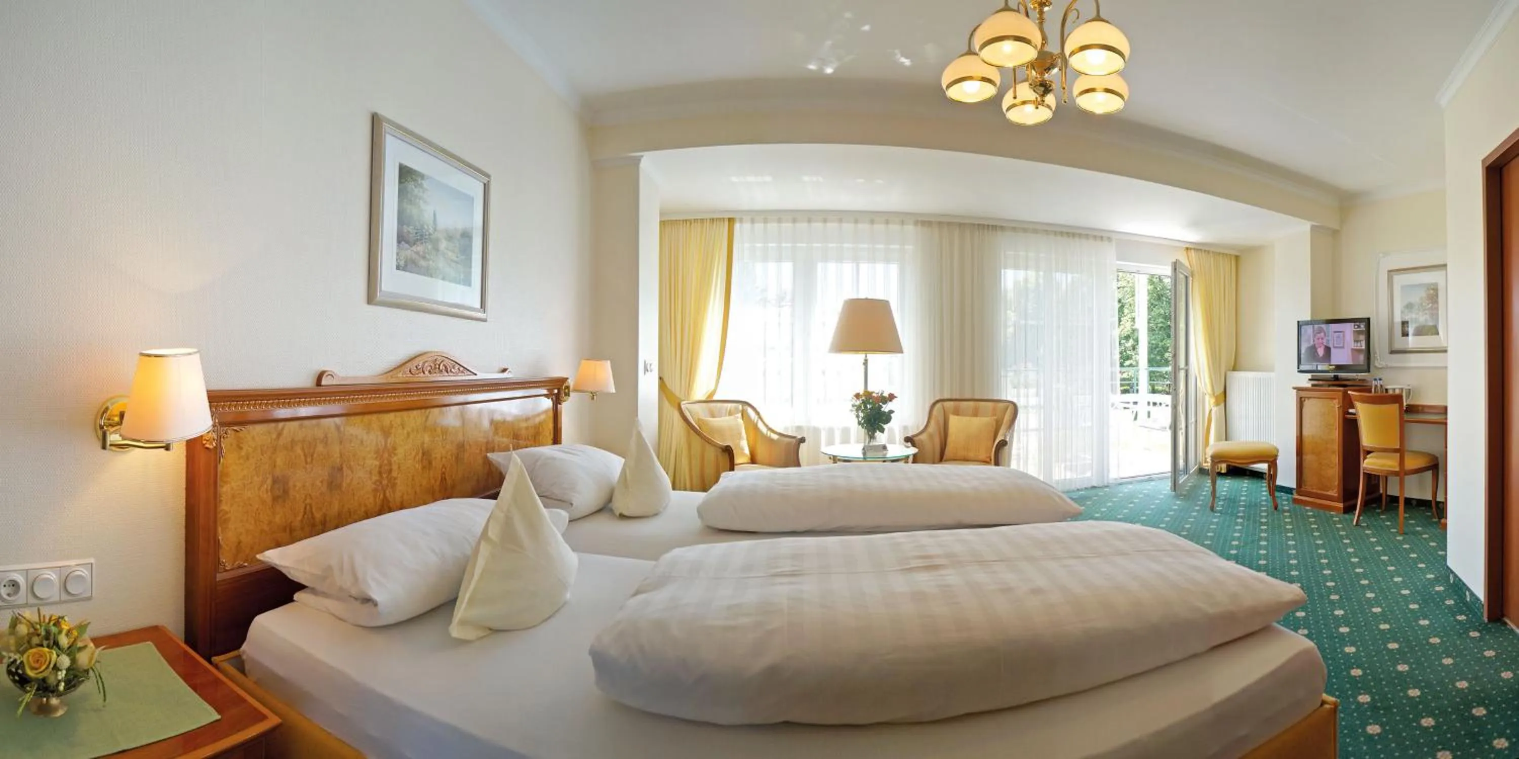 Photo of the whole room, Bed in Hotel Sacher-Stoiber