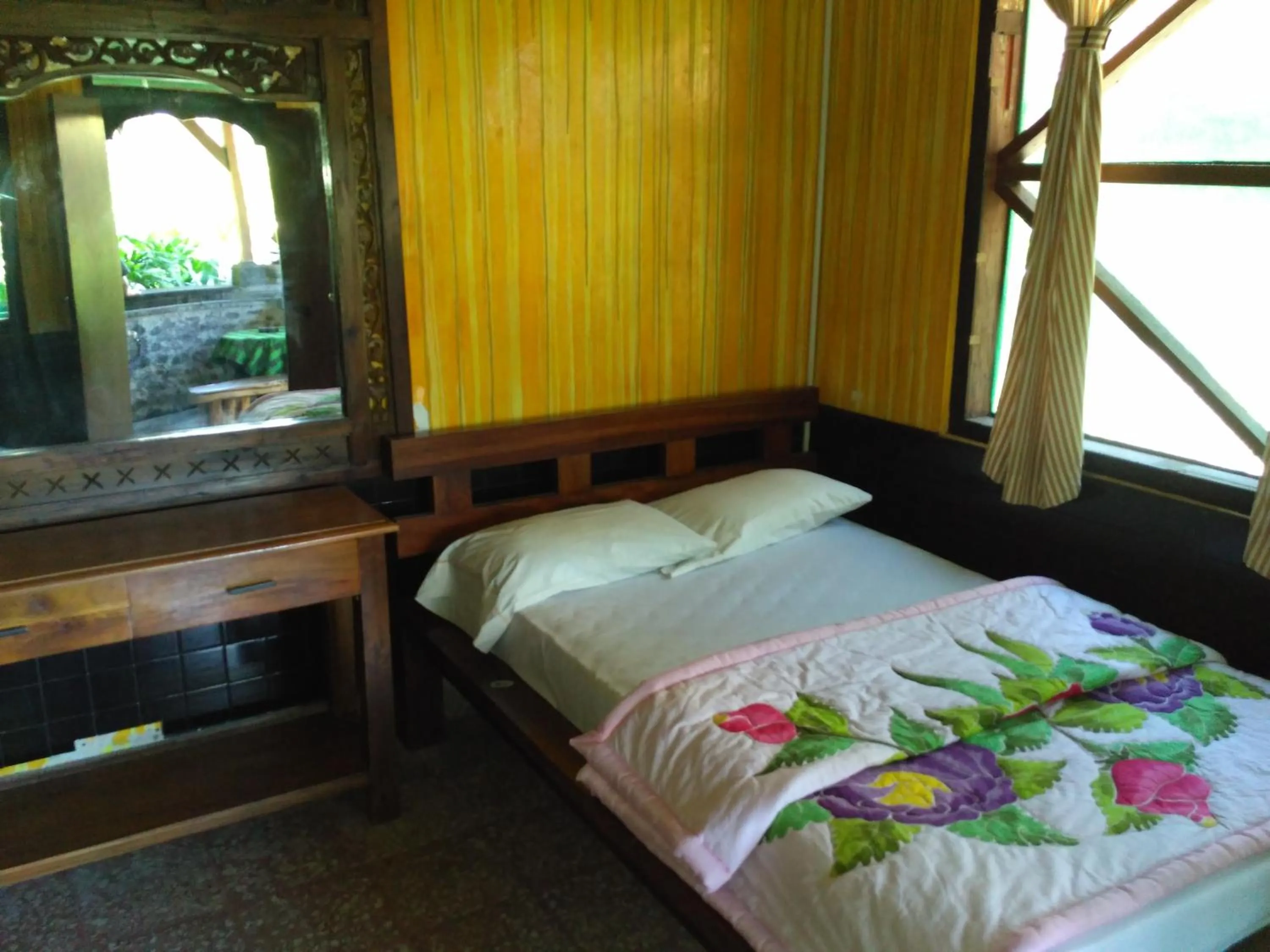 Bed in Dhangin Taman