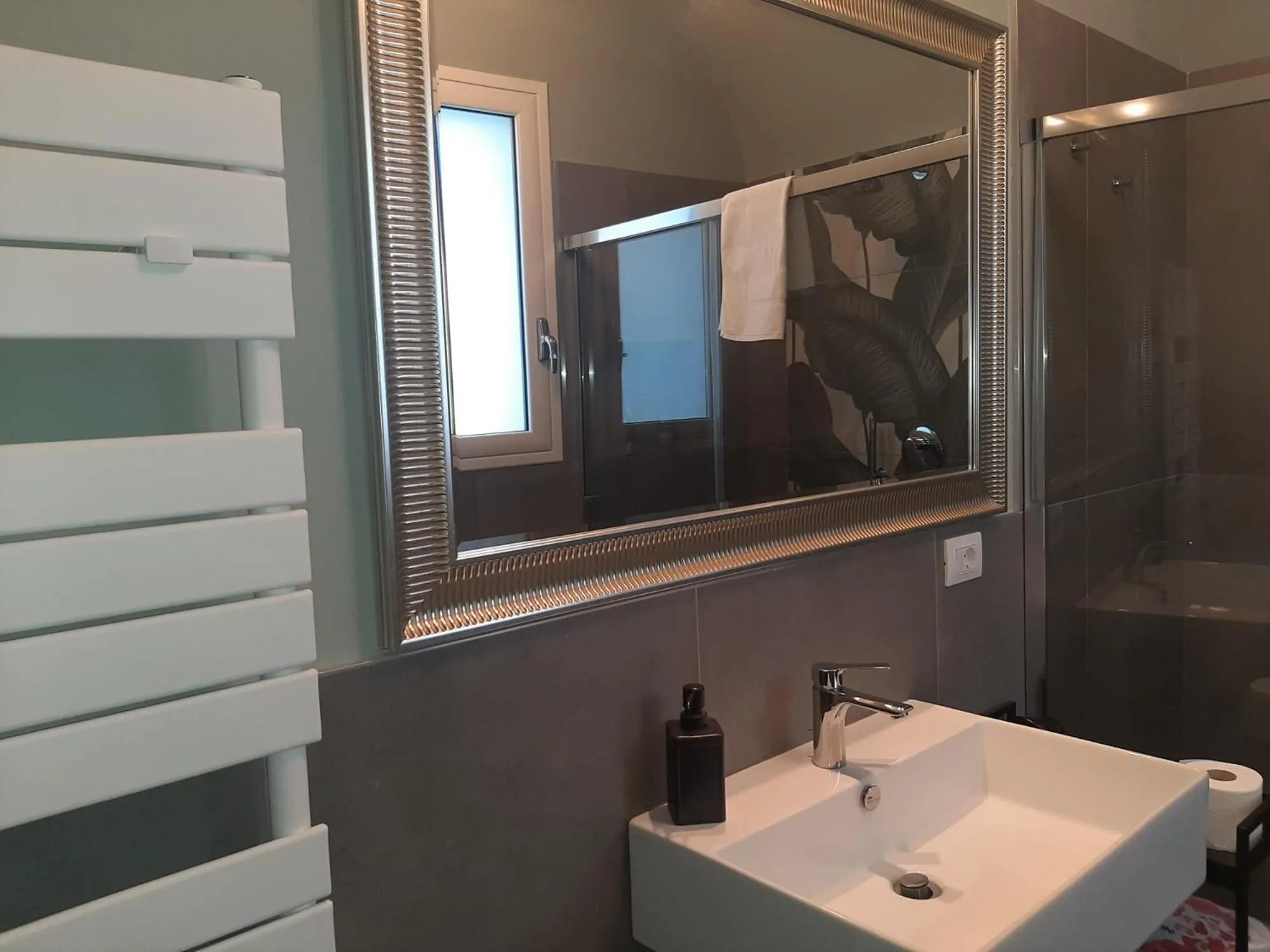 Bathroom in RossoCorallo B&B