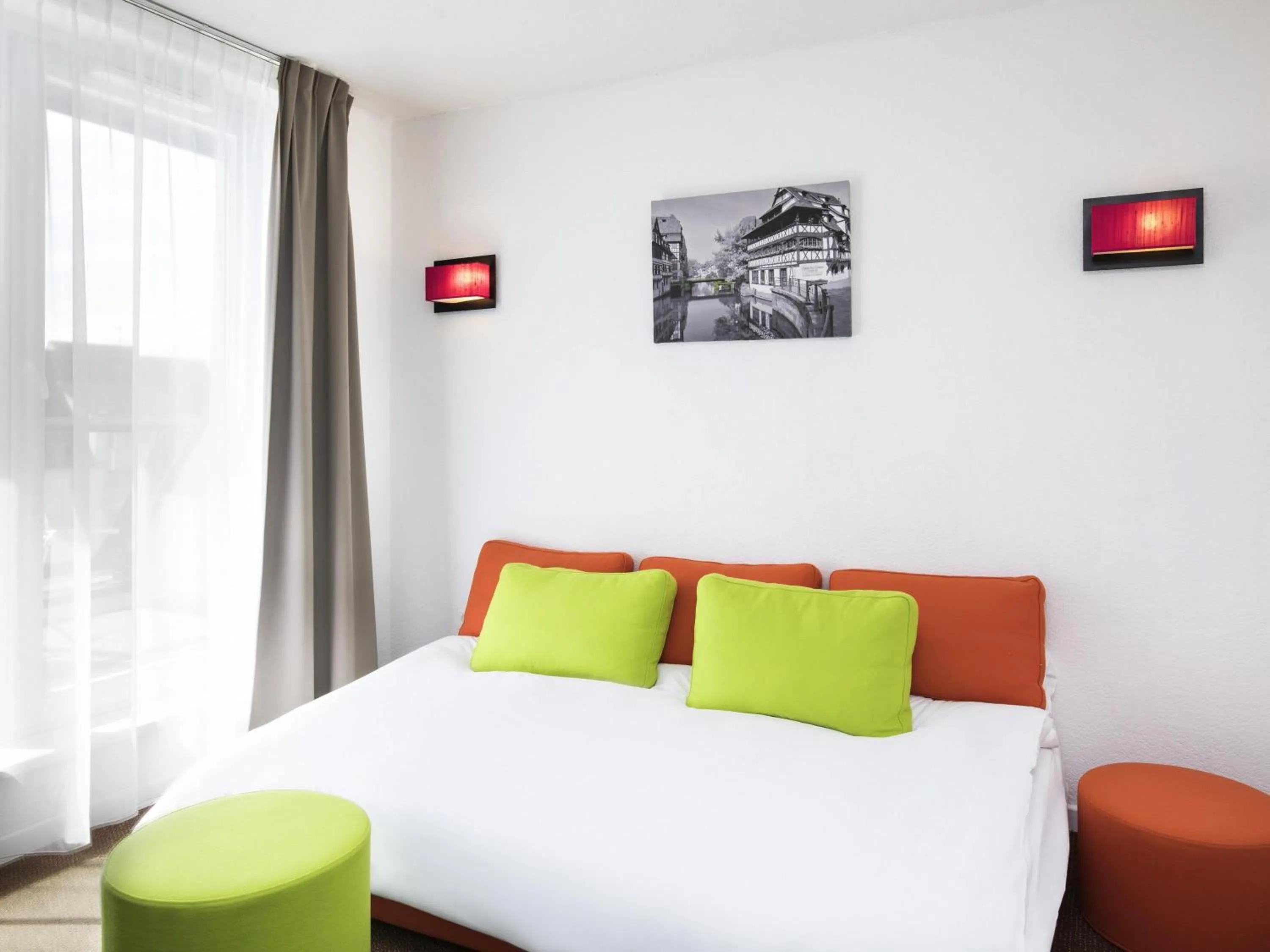 Bedroom, Bed in Aparthotel Adagio Access Strasbourg Petite France