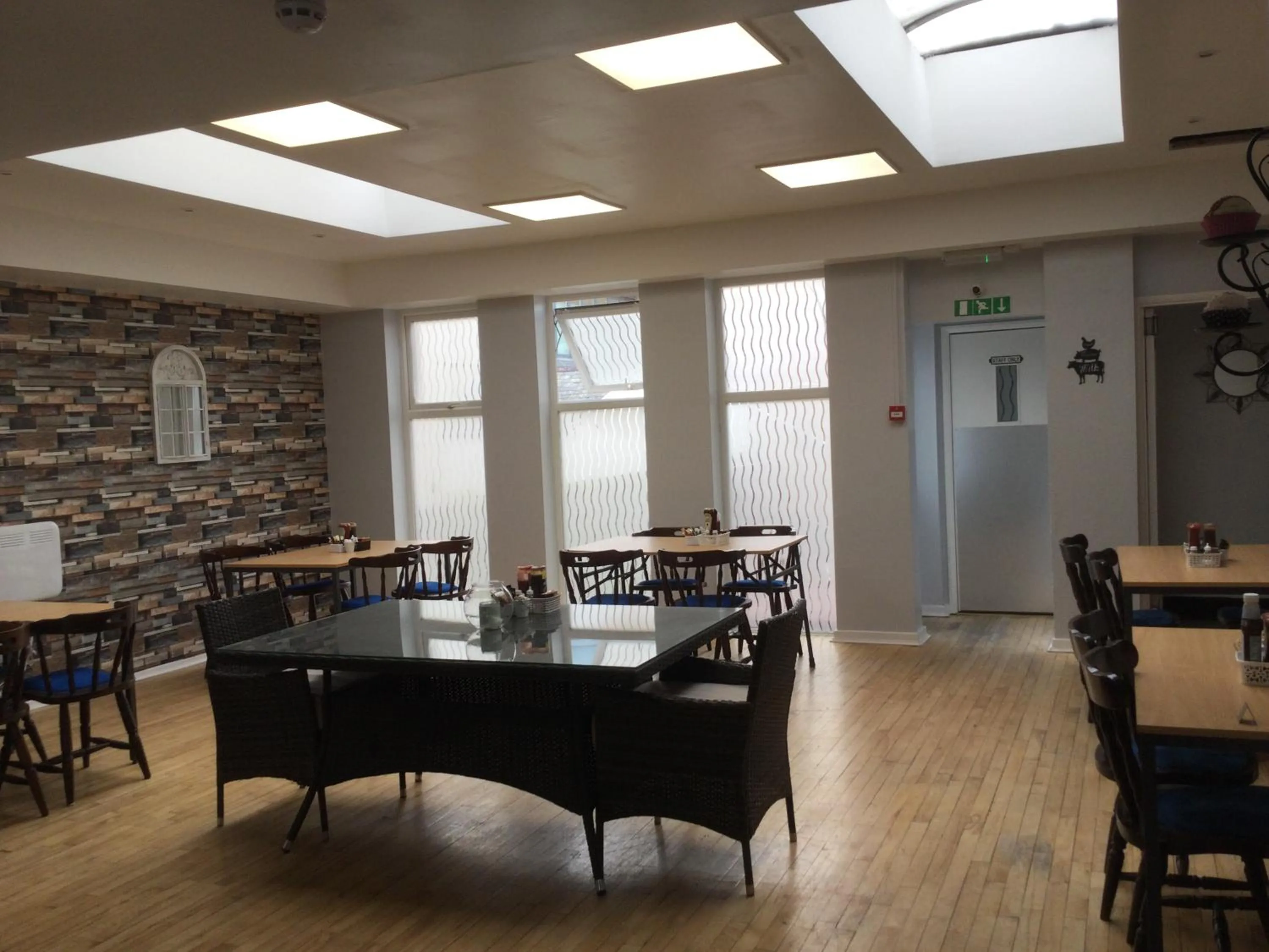 Dining area in THE TREVONE, Llandudno