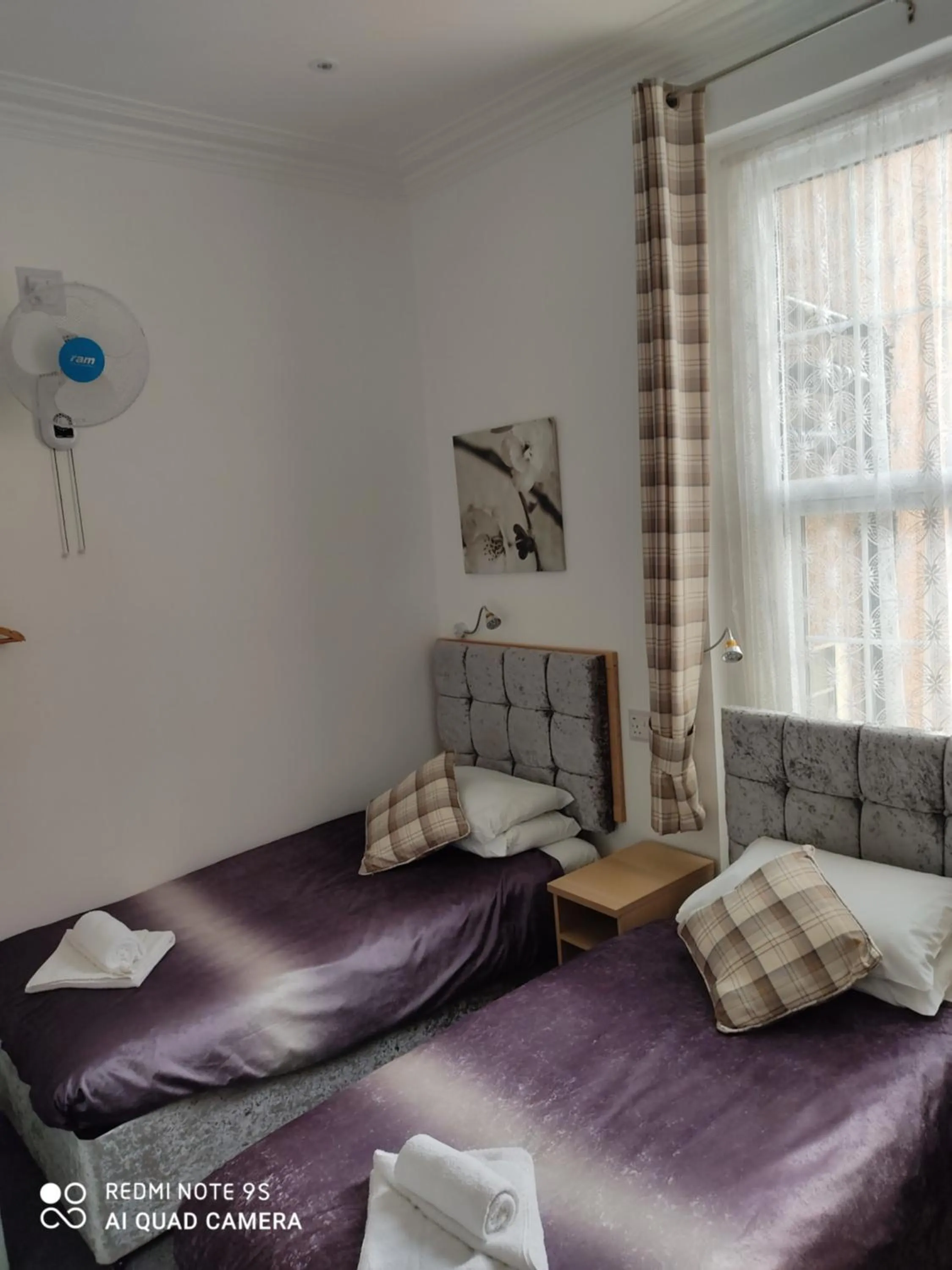 Bed in THE TREVONE, Llandudno