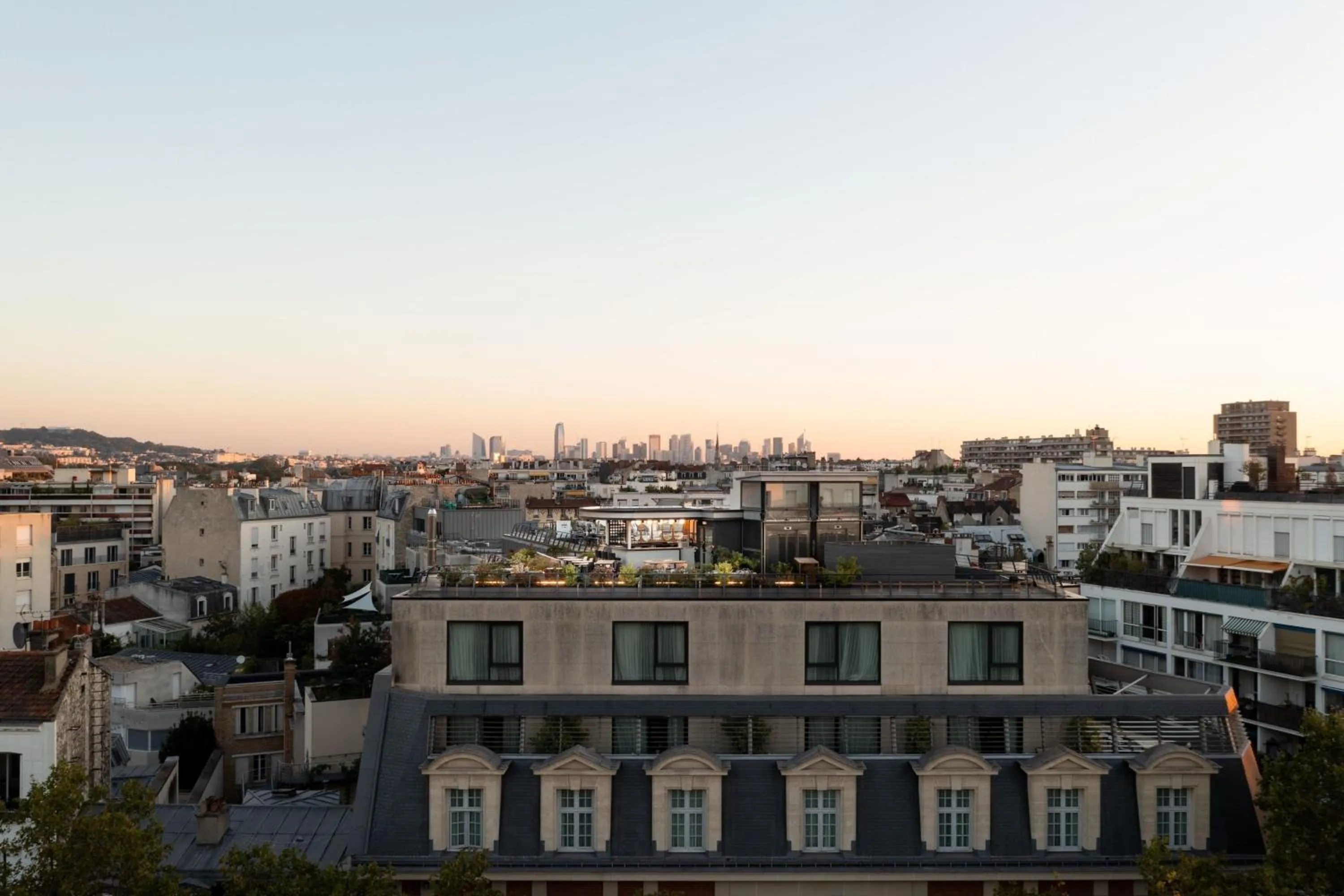 Lounge or bar in Le Parchamp, a Tribute Portfolio Hotel, Paris Boulogne