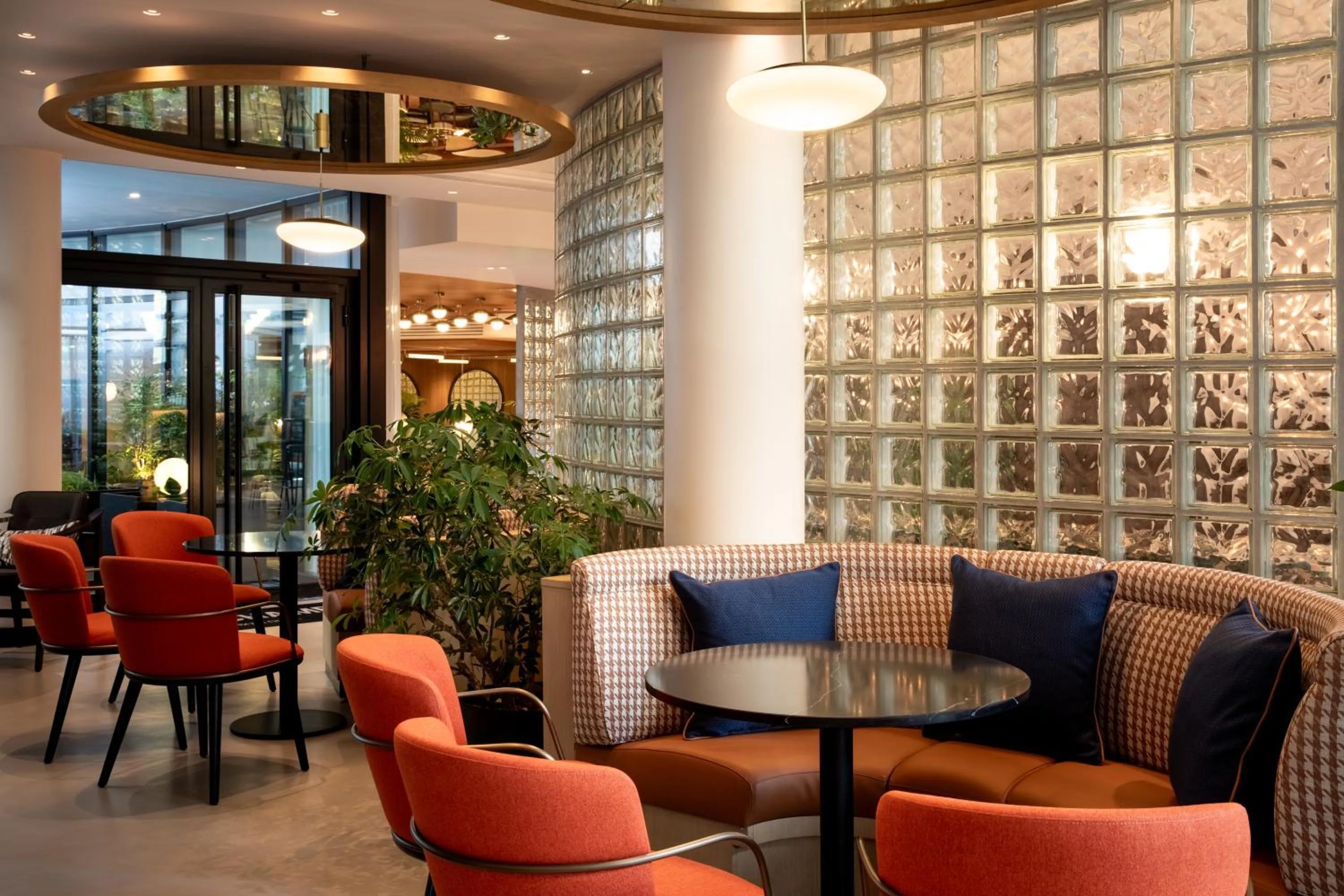 Lounge or bar in Le Parchamp, a Tribute Portfolio Hotel, Paris Boulogne