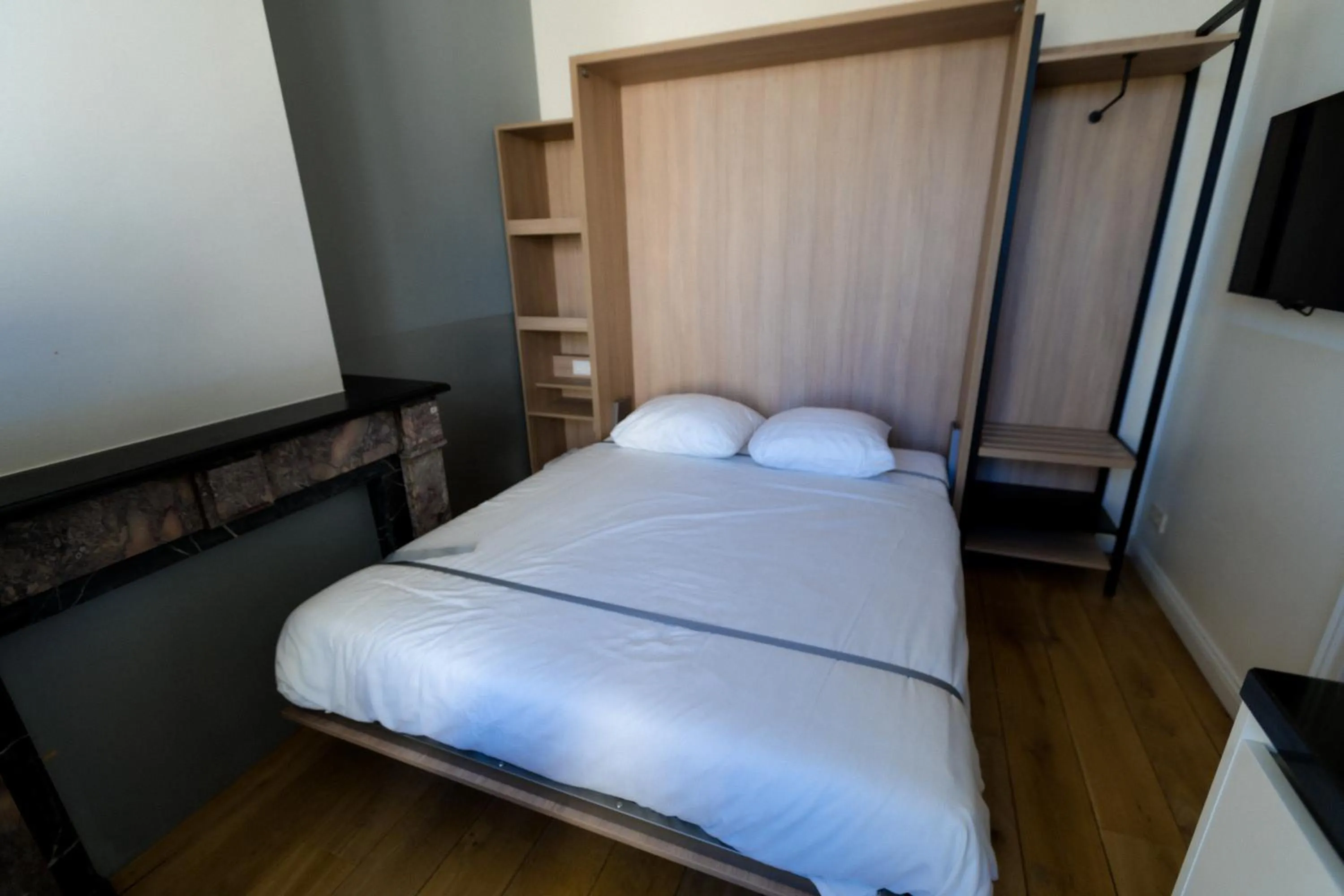 Bed in Plantage Hortus Apartments