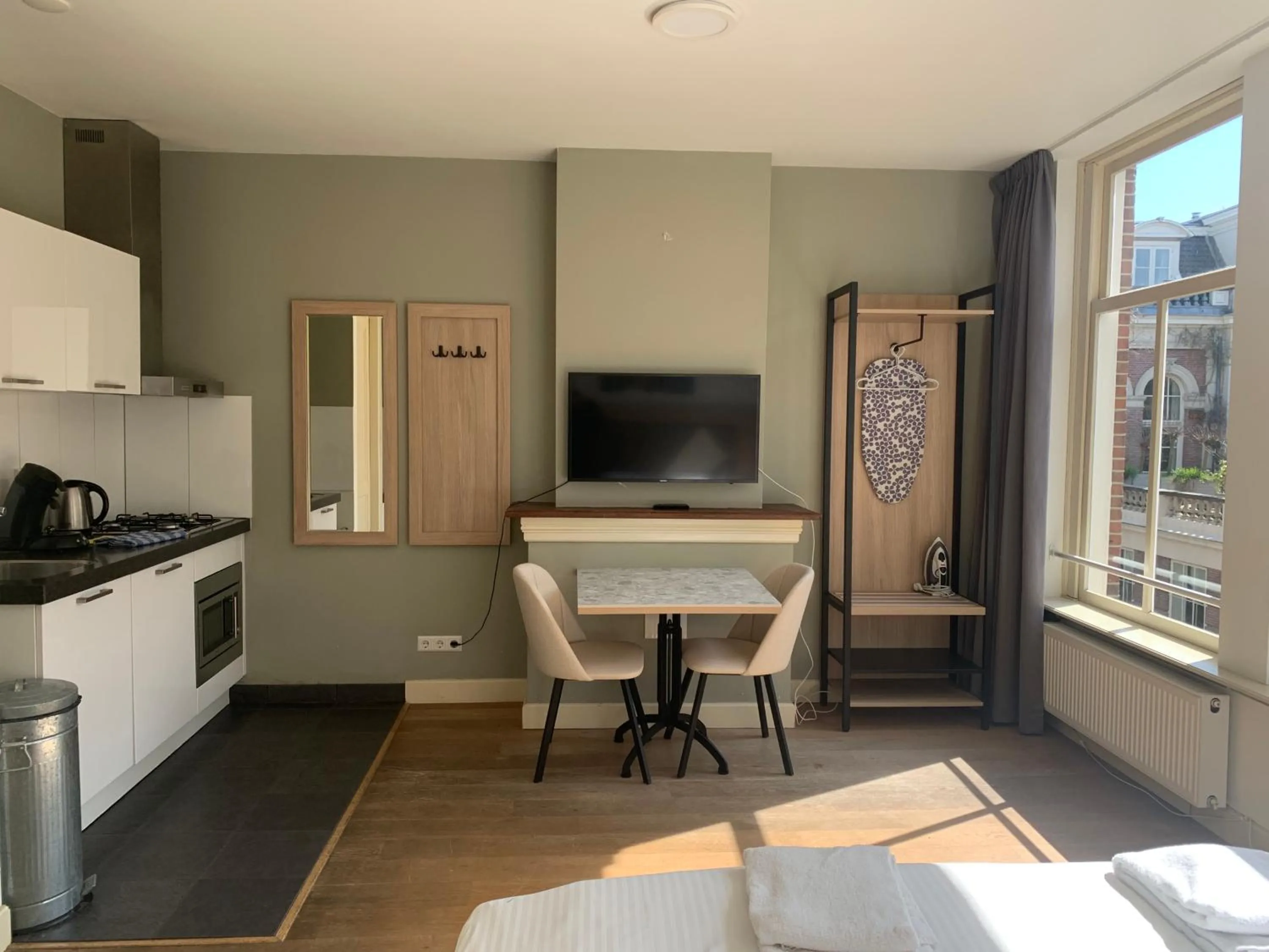 Dining area in Plantage Hortus Apartments