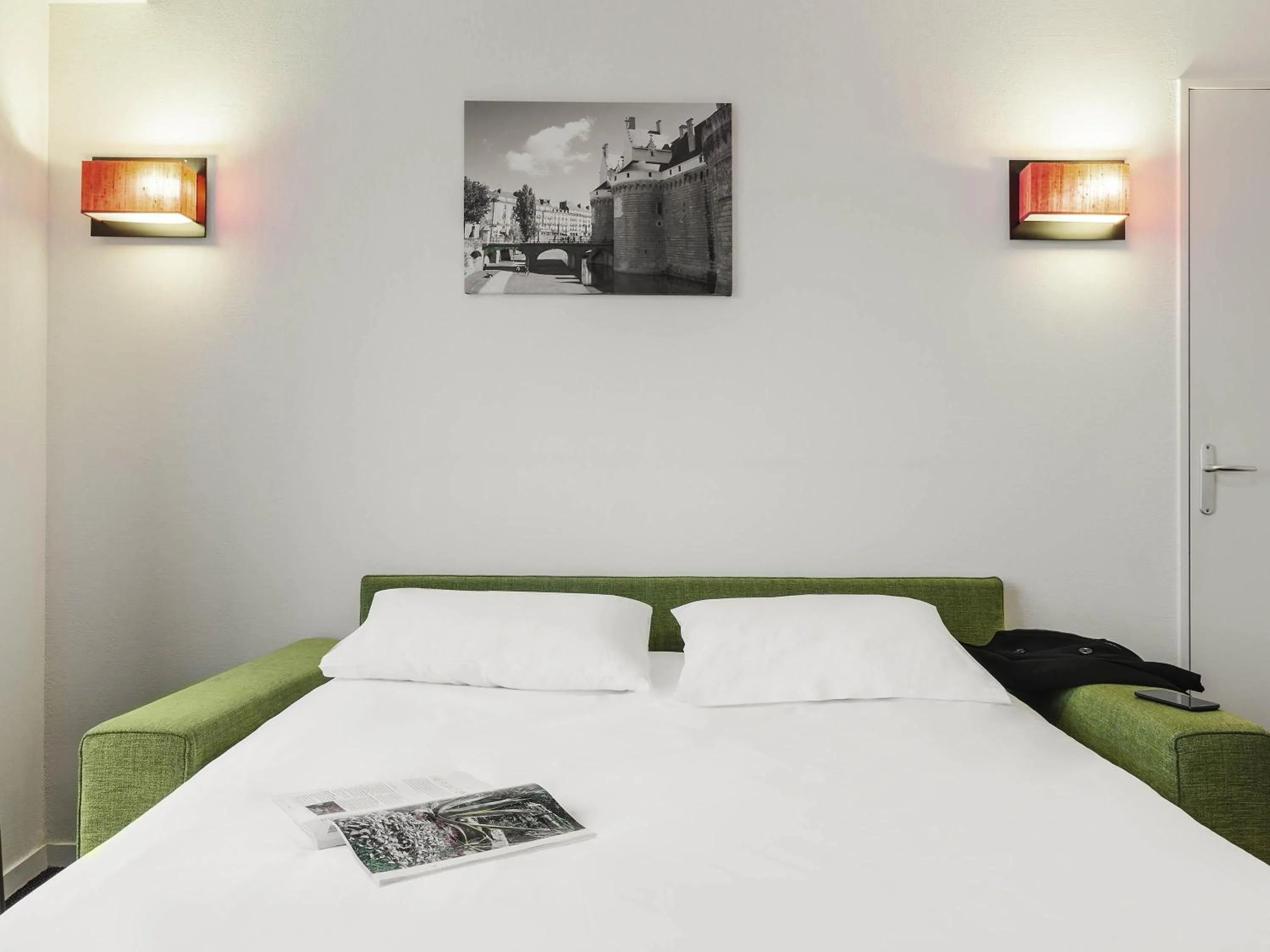 Bedroom, Bed in Aparthotel Adagio Access Nantes Viarme