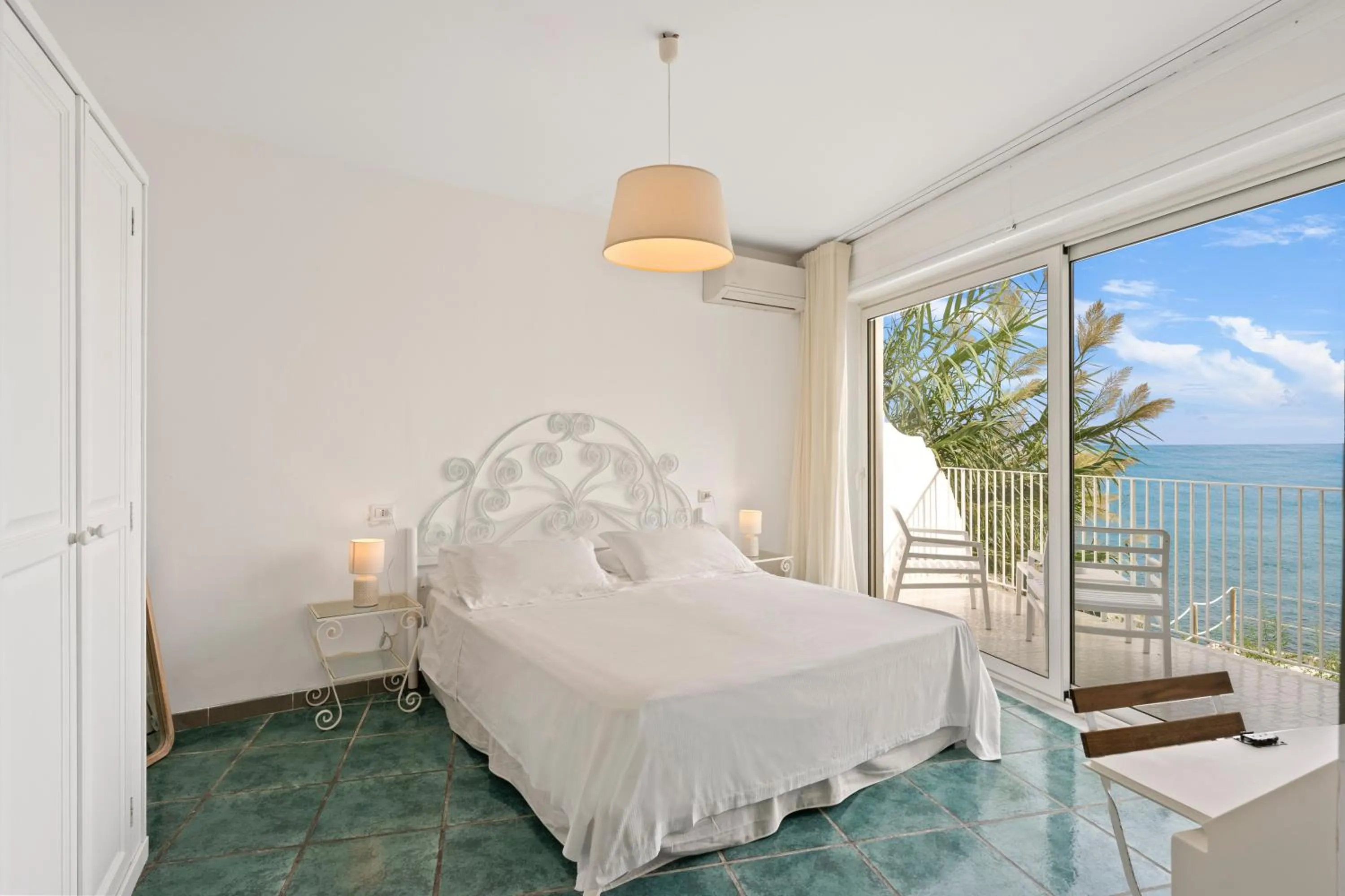 Bedroom, Bed in Apollon Club & Thermal Spa