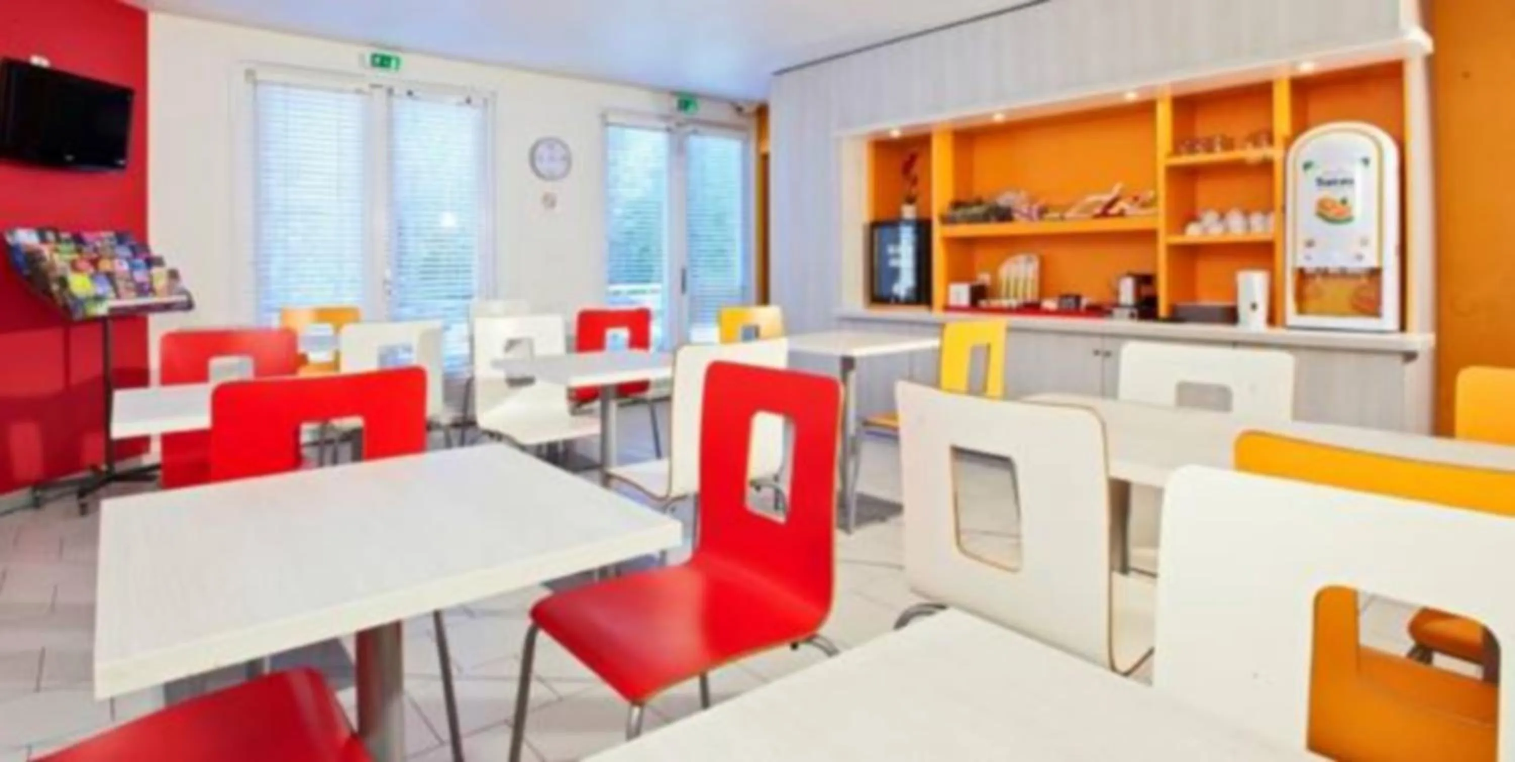 Buffet breakfast in Première Classe Martigues