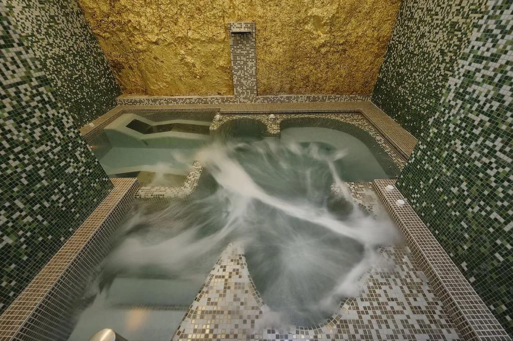Hot Tub in Hotel Bertusi