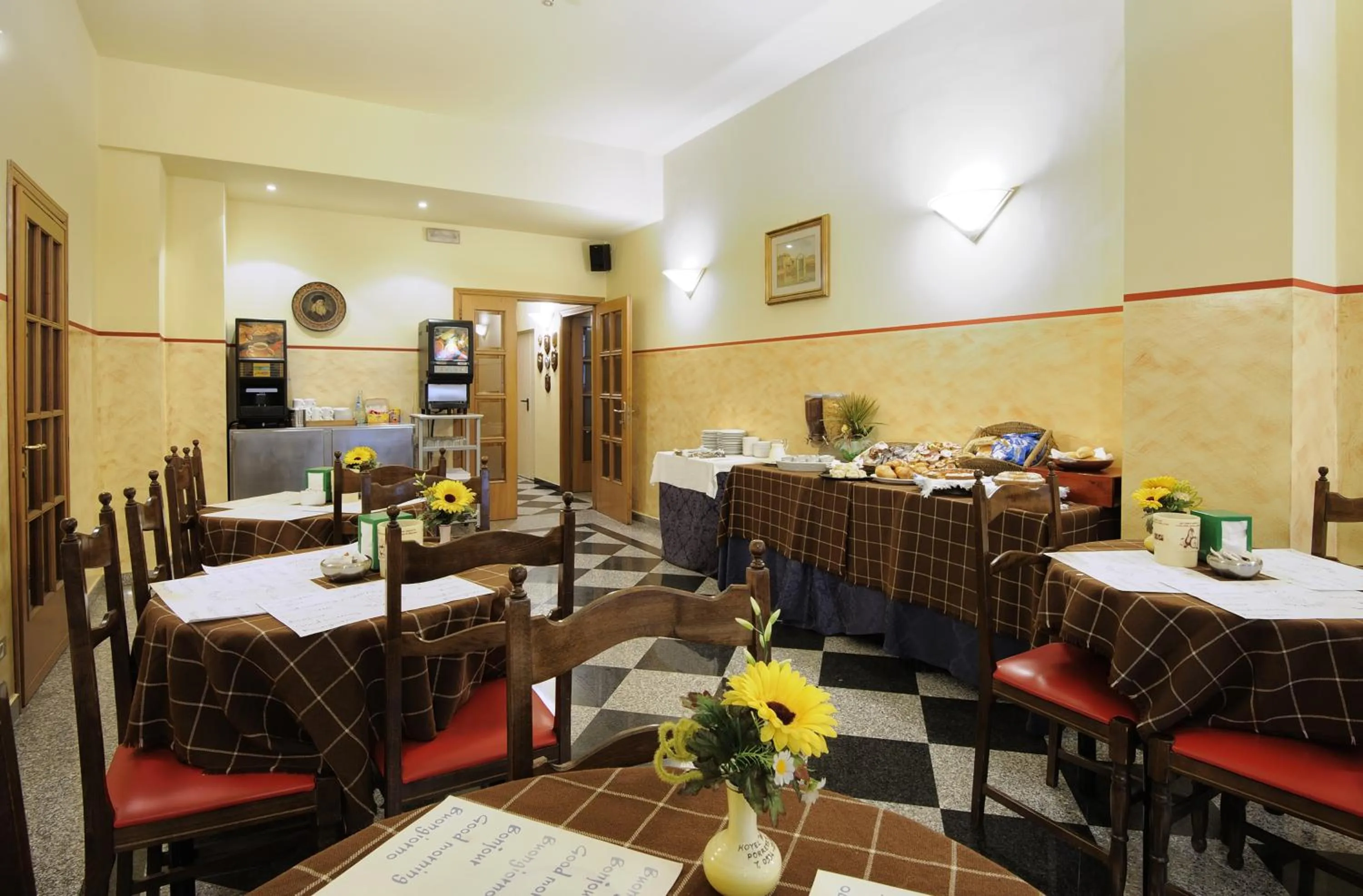 Restaurant/places to eat in Hotel Bertusi