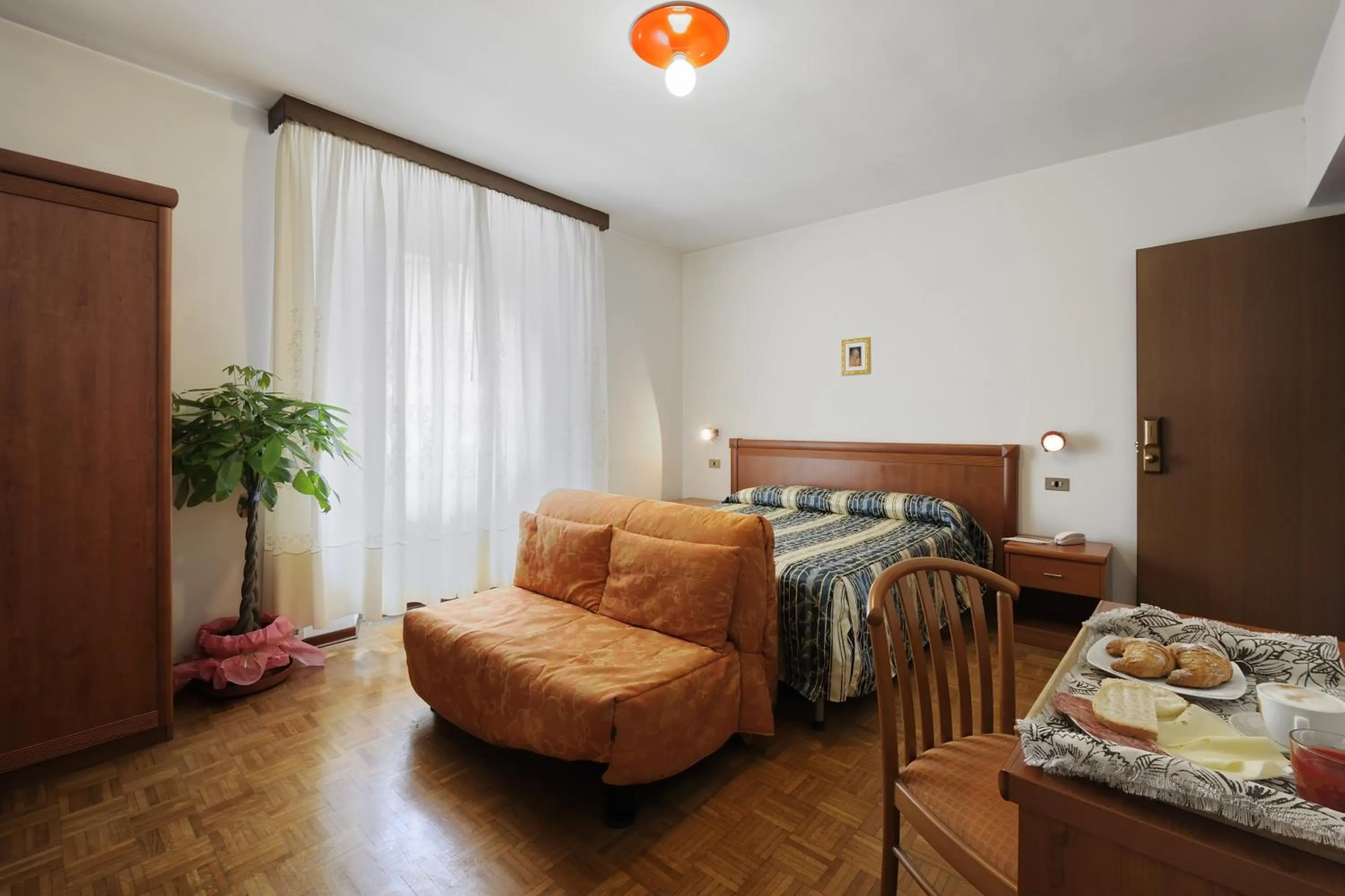 Photo of the whole room in Hotel Bertusi