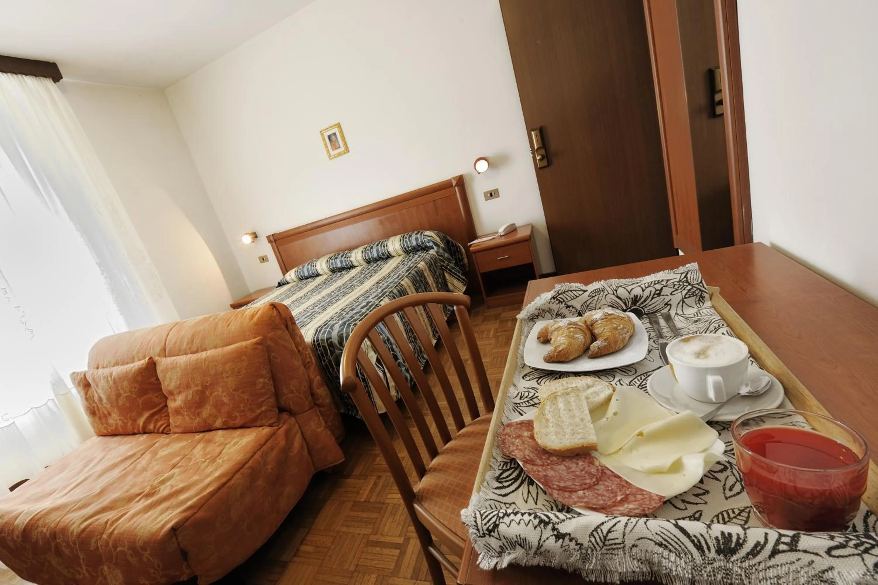 Photo of the whole room in Hotel Bertusi