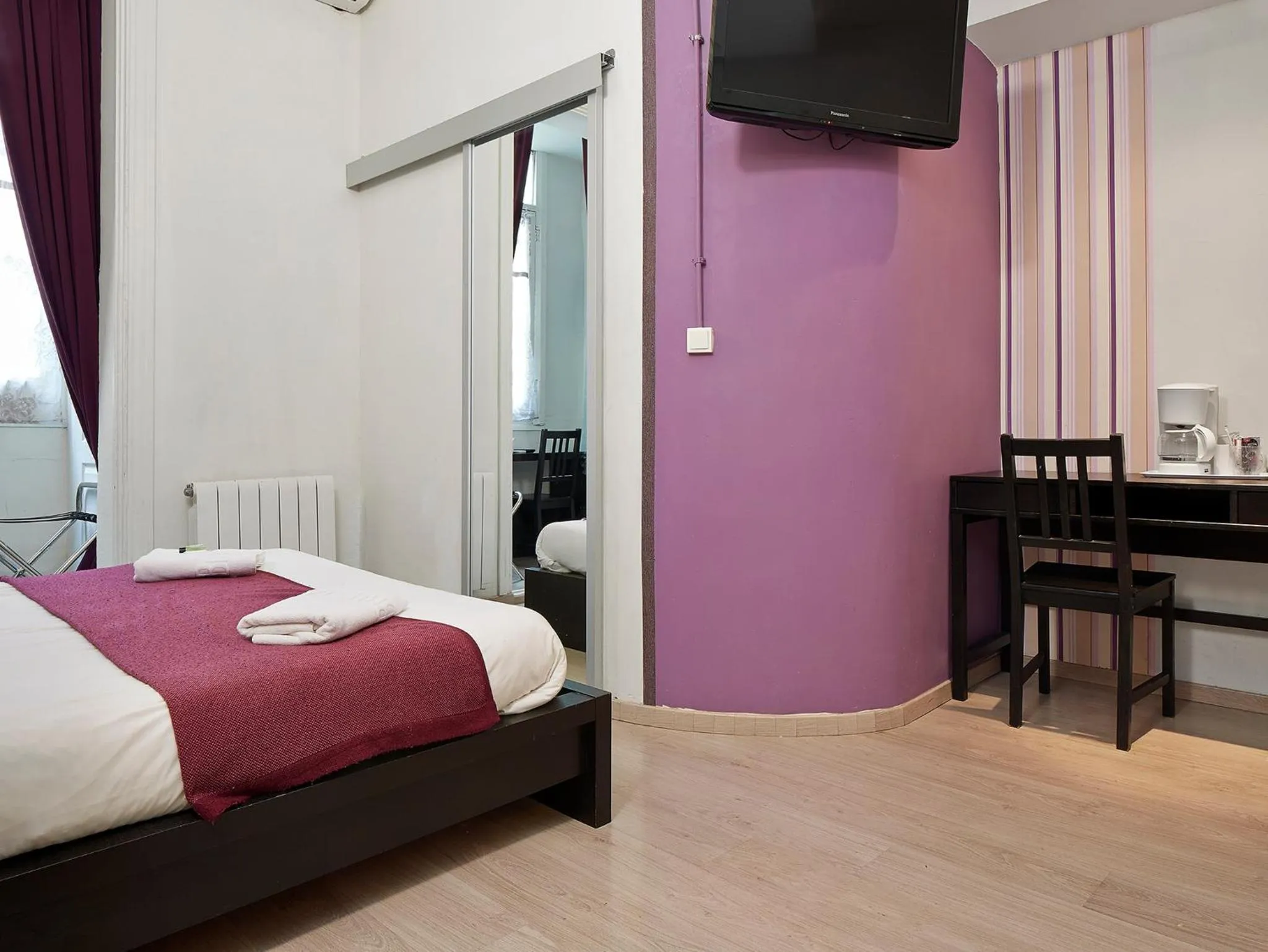 Decorative detail, Bed in BruStar Gotic-Centric