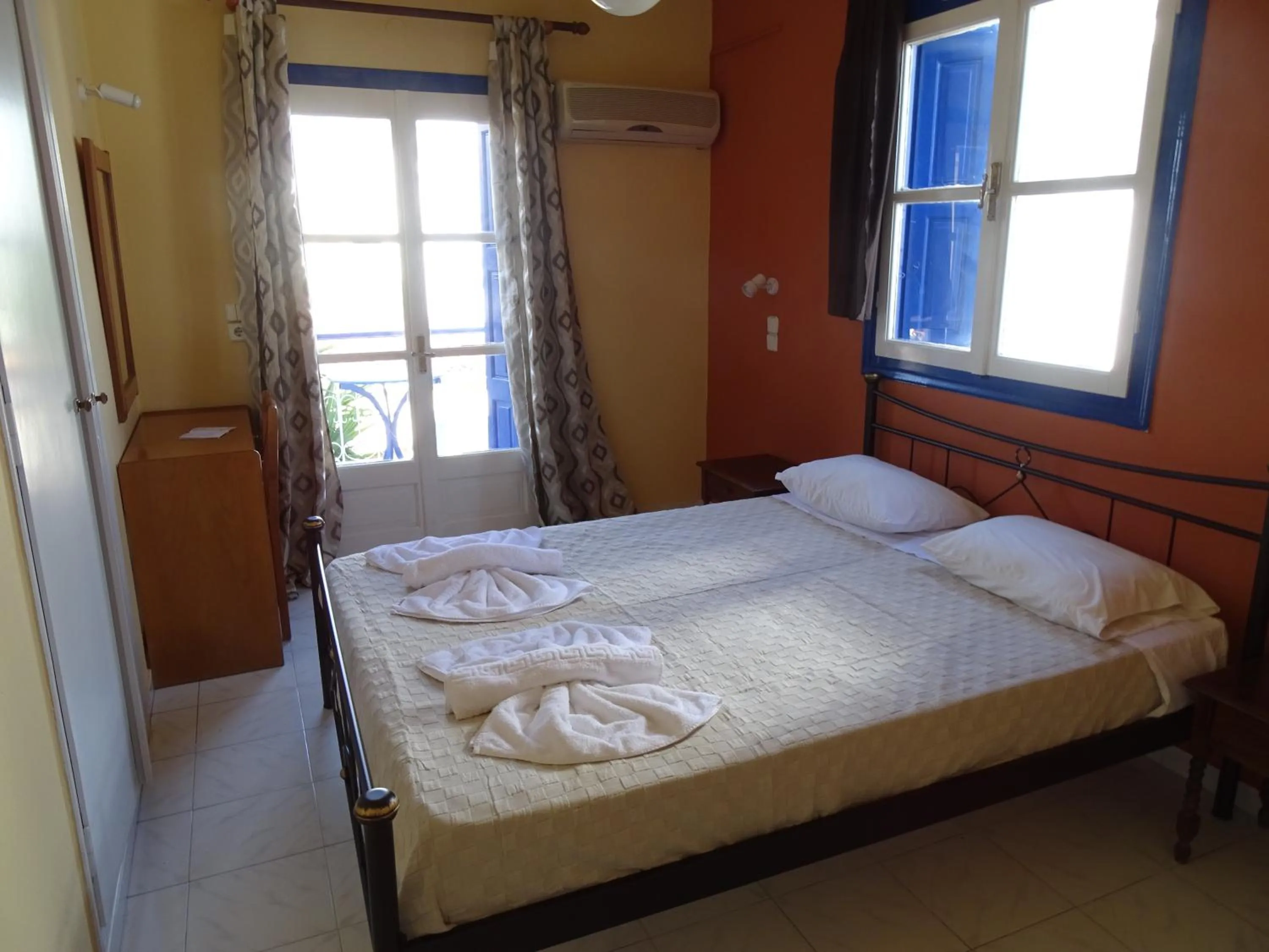 Photo of the whole room, Bed in Hotel Mariona