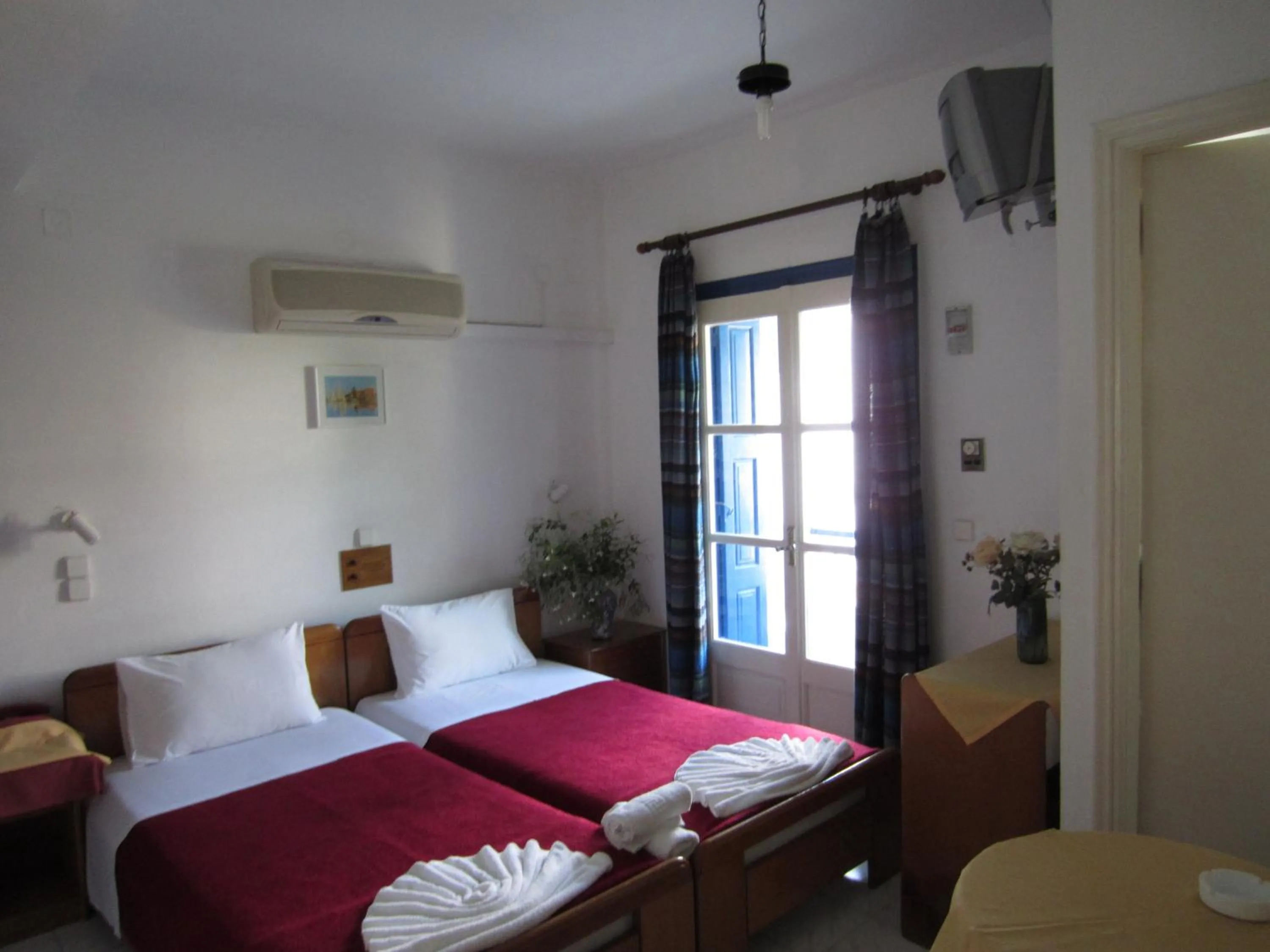 Photo of the whole room, Bed in Hotel Mariona