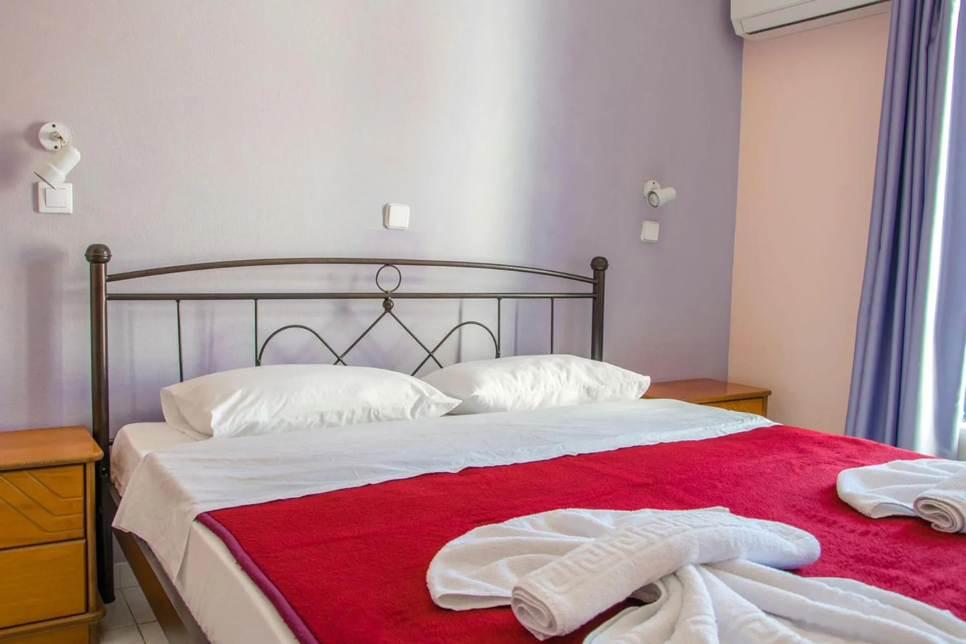 Bed in Hotel Mariona