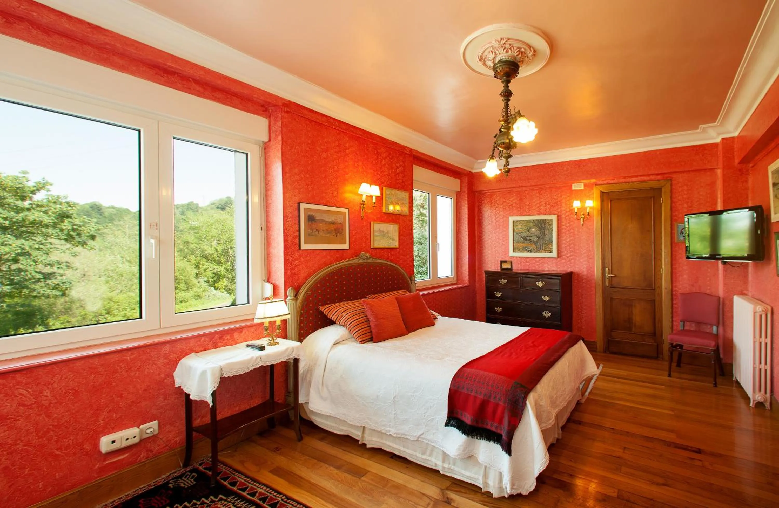 Photo of the whole room, Bed in Casa Rural Mailan PARKING INCLUIDO