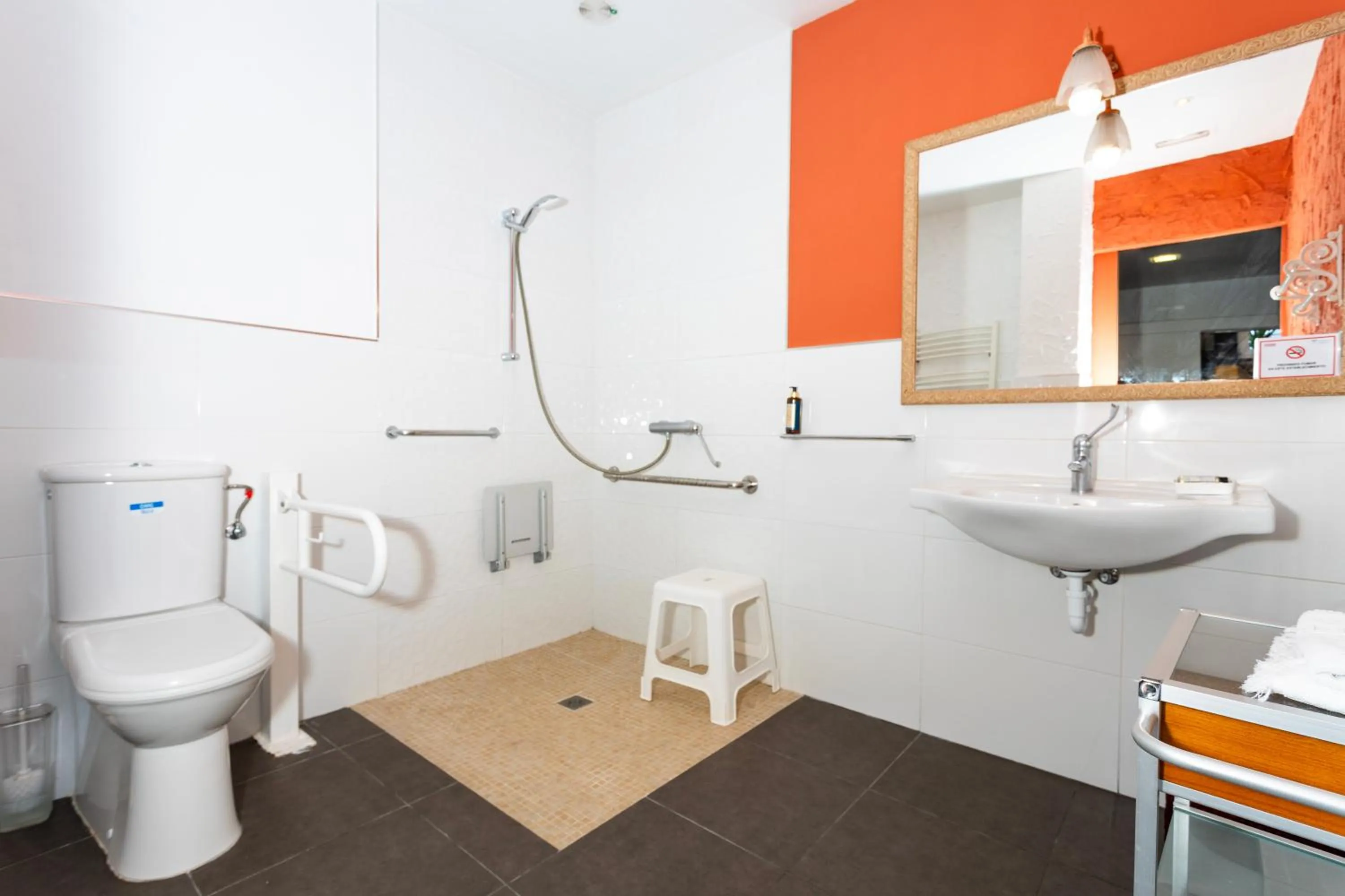 Bathroom in Casa Rural Mailan PARKING INCLUIDO