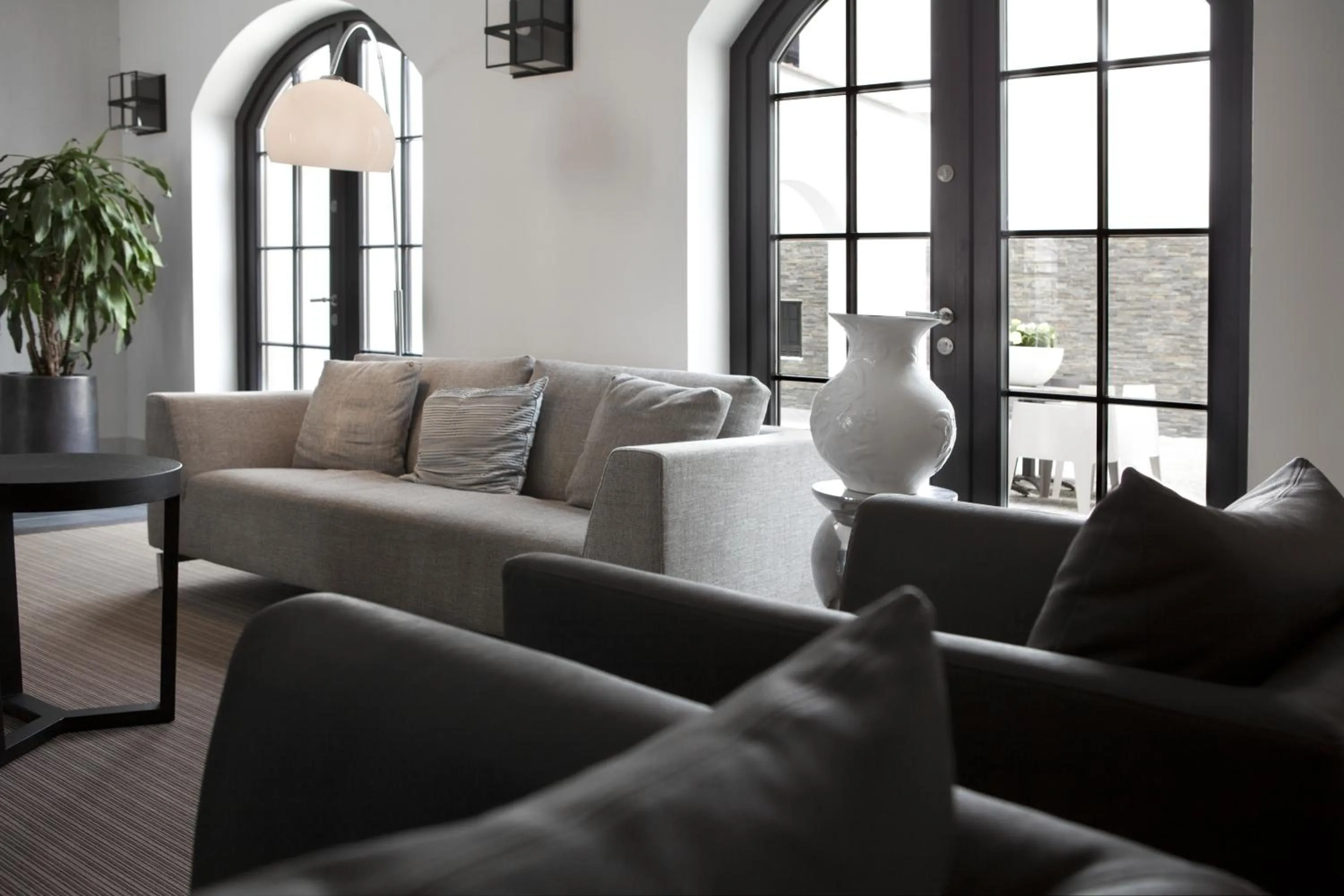 Communal lounge/ TV room in Hotel Pałac Jugowice