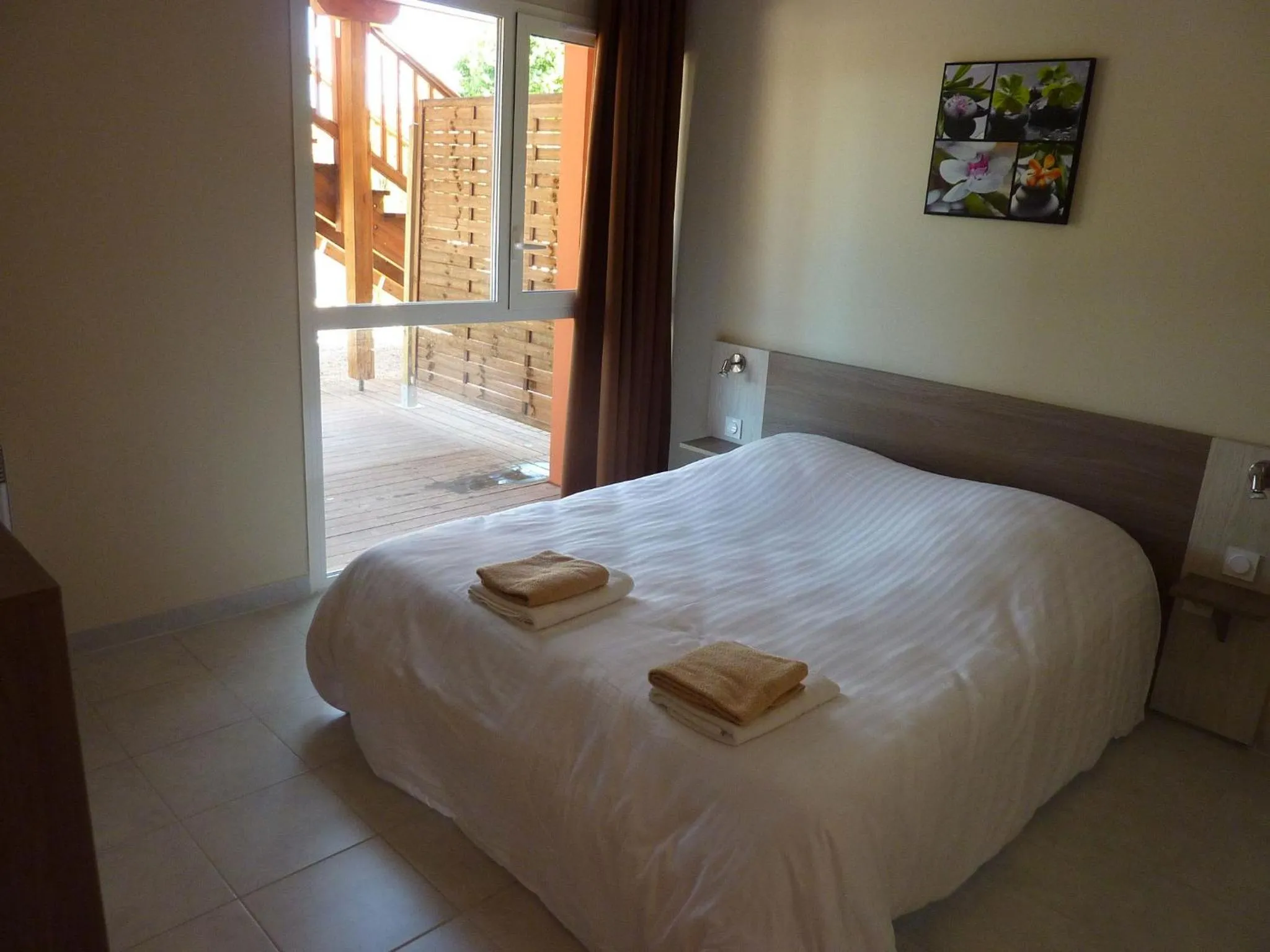 Two-Bedroom Apartment (6 Adults) in Résidence Odalys Du Golfe