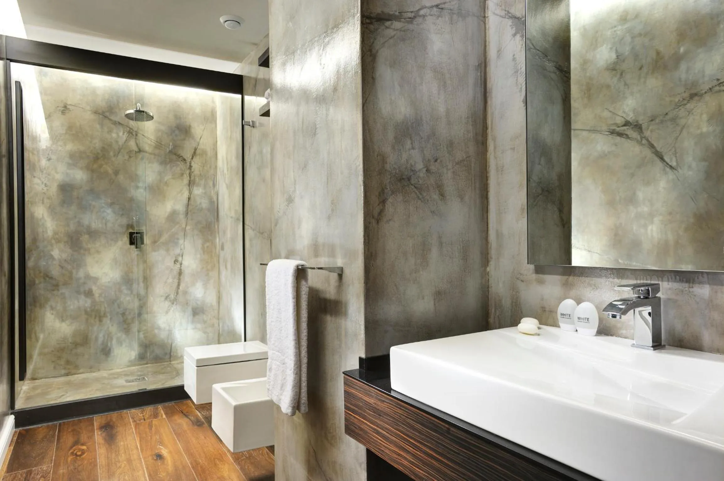 Decorative detail in Relais Orso