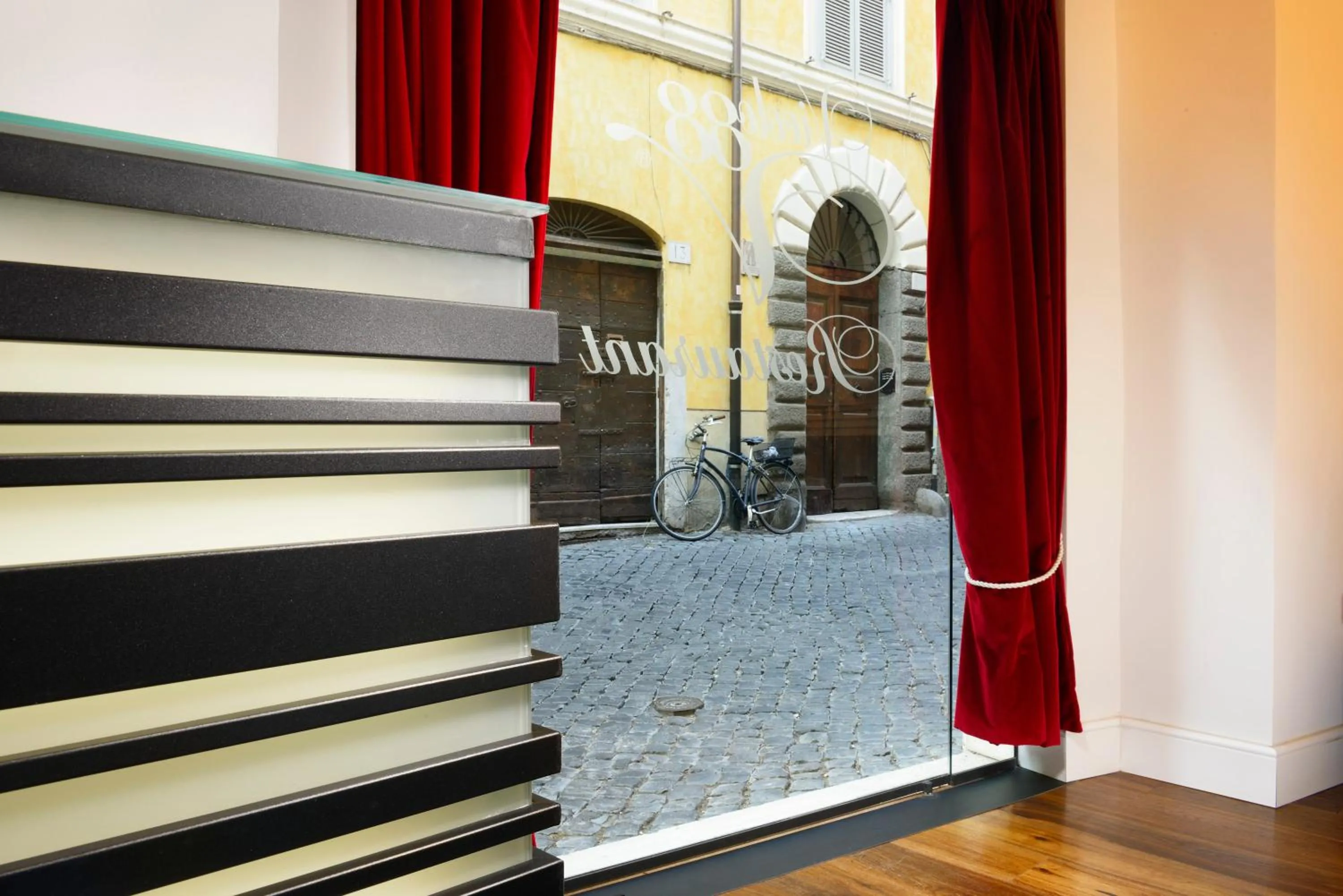 Decorative detail, Bed in Relais Orso