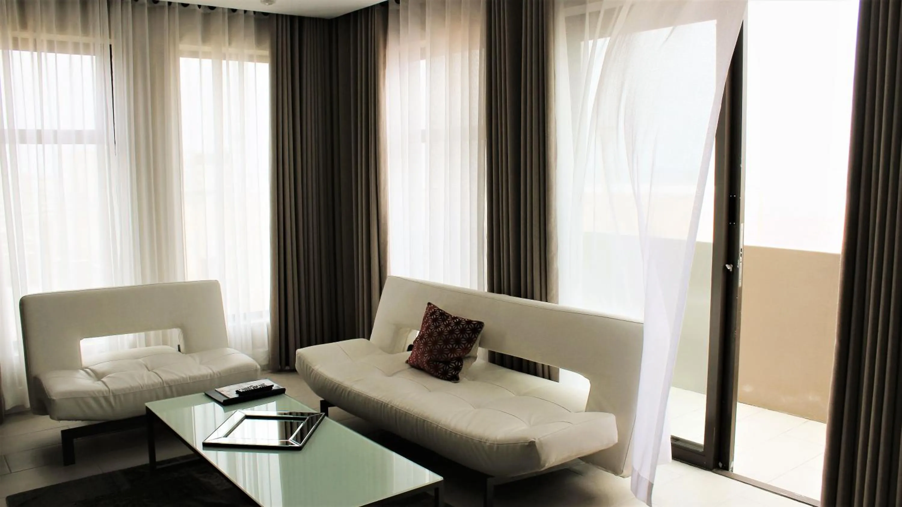 TV and multimedia in Atlantic Villa Boutique Guesthouse