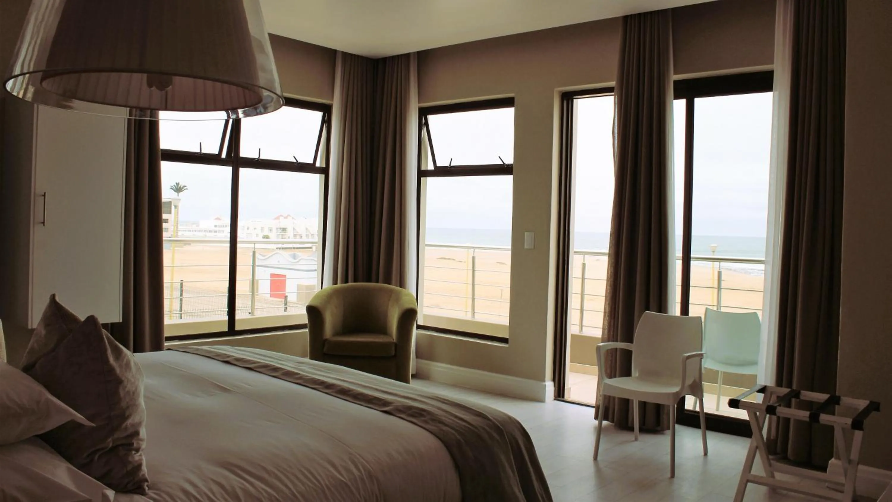 Shower, Bed in Atlantic Villa Boutique Guesthouse