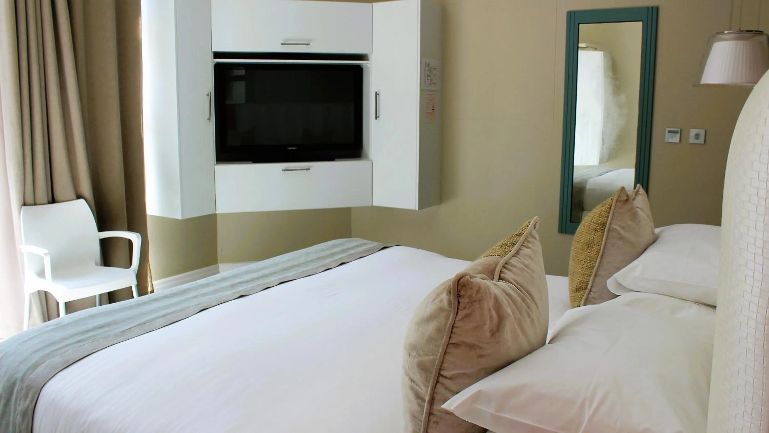 Bed in Atlantic Villa Boutique Guesthouse