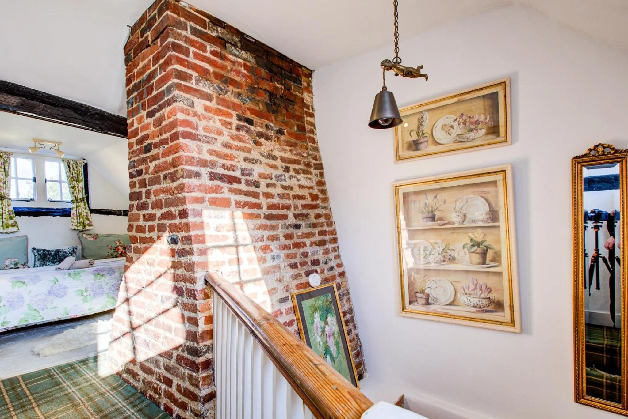 Bedroom, Bed in Eglantine