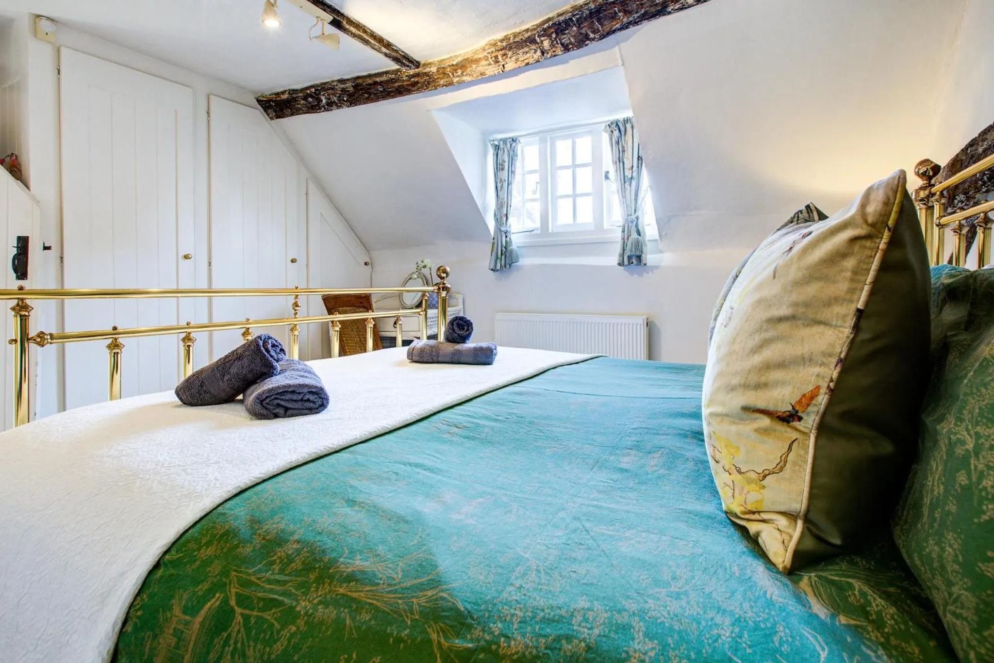 Bedroom, Bed in Eglantine