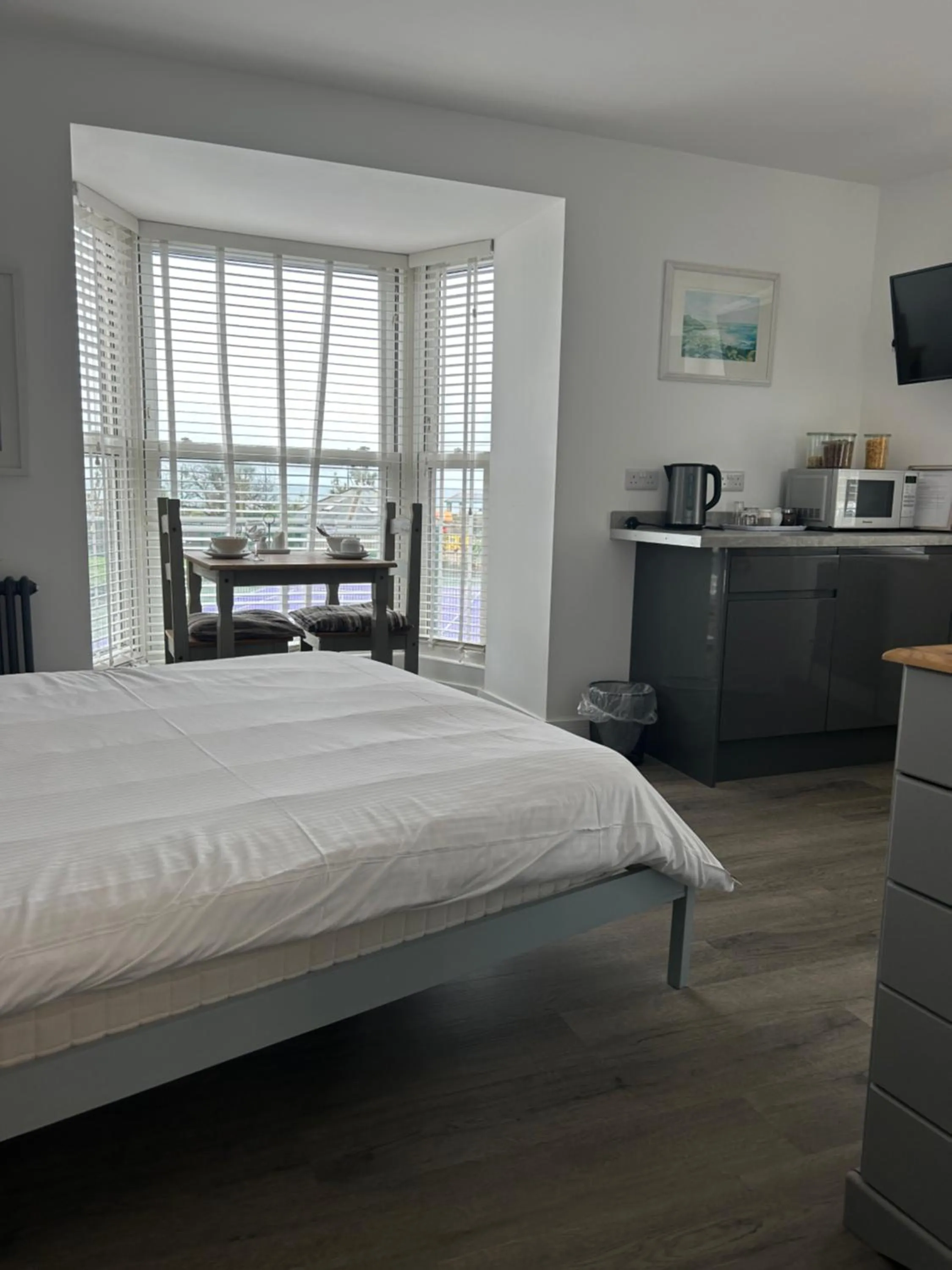 Bed in Duporth Guest House