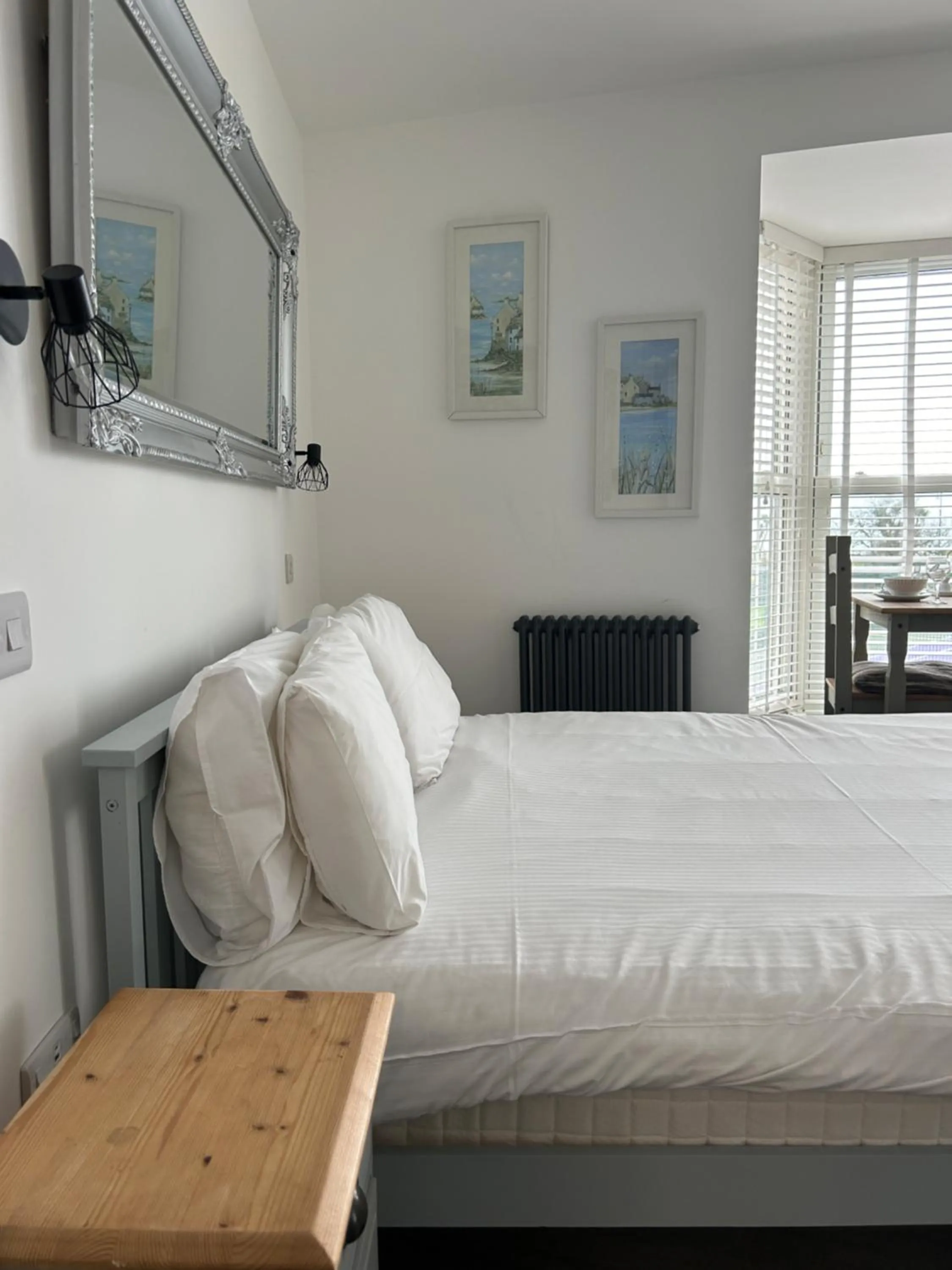 Bed in Duporth Guest House